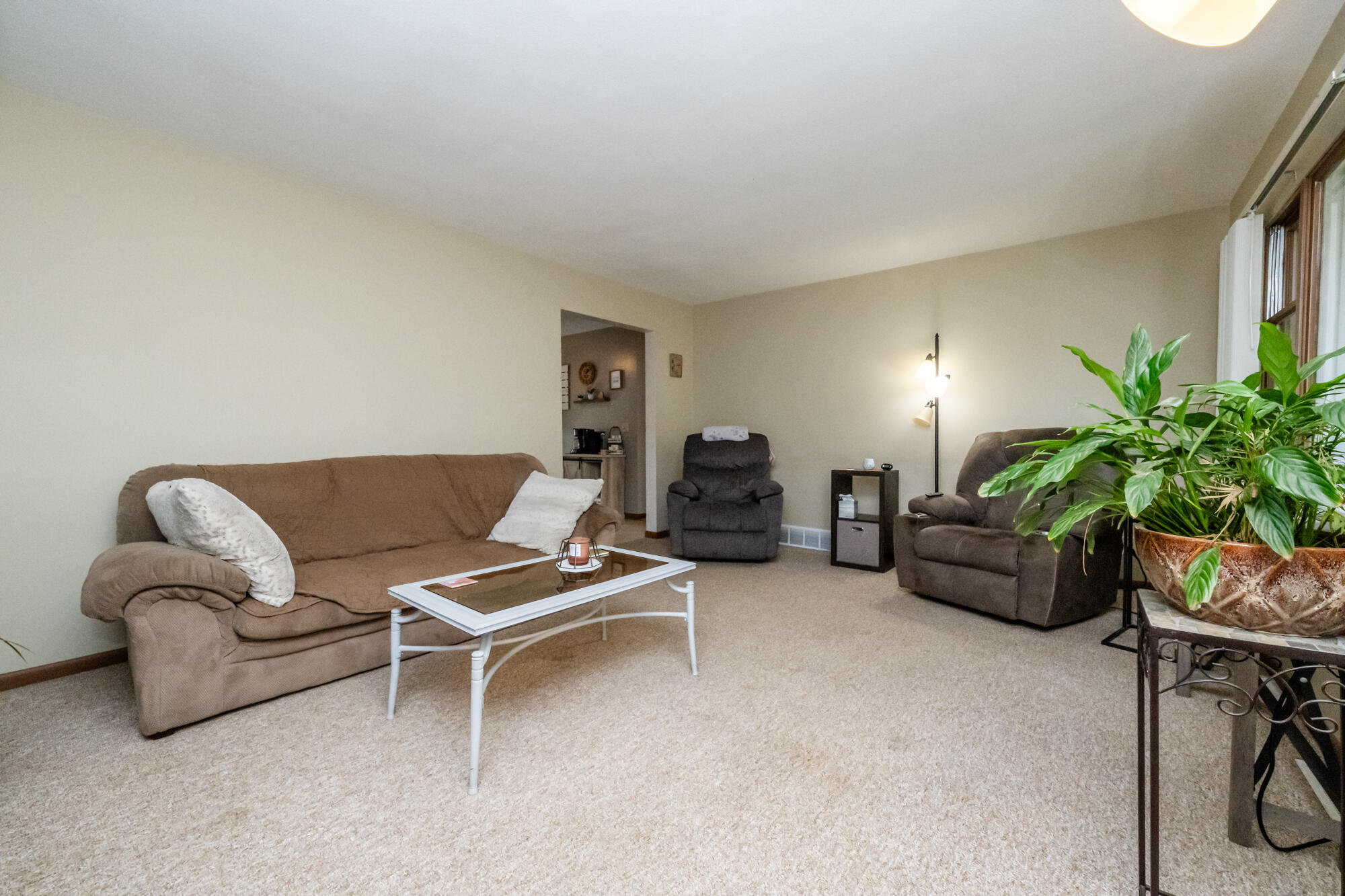 1395 Wilshire Terrace Property Photo 4