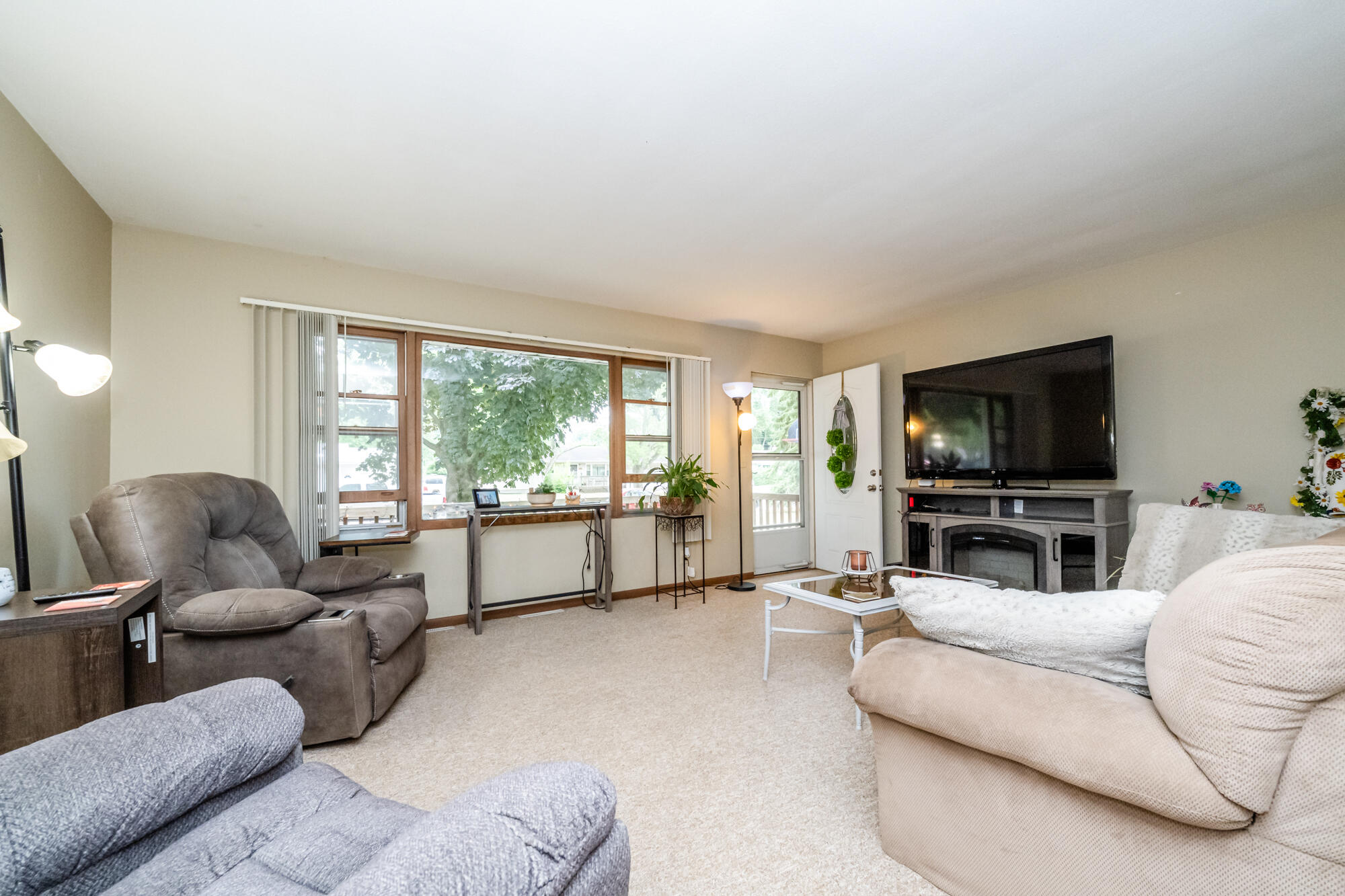 1395 Wilshire Terrace Property Photo 5