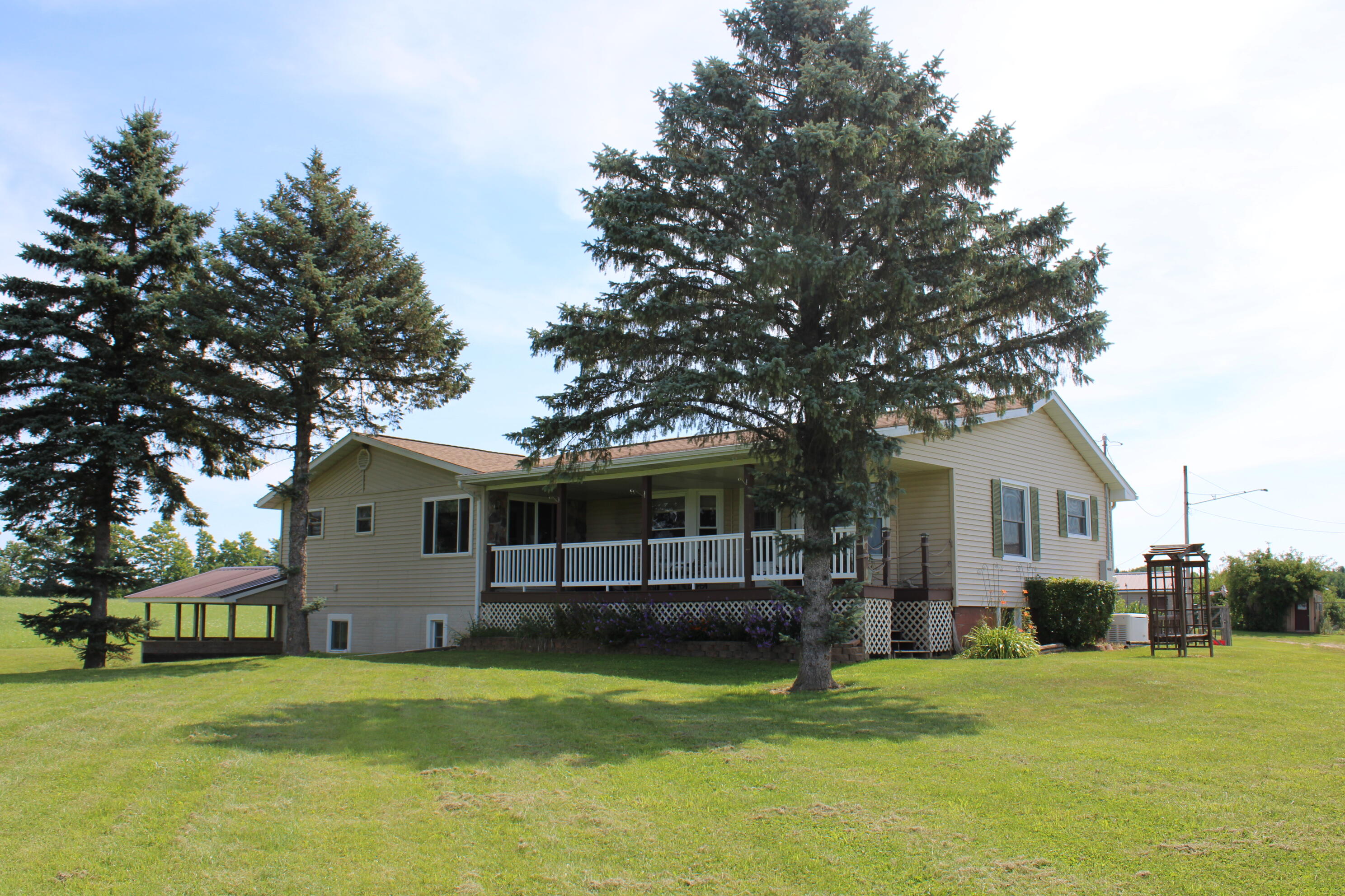 2812 Shoreline Dr Property Photo 1
