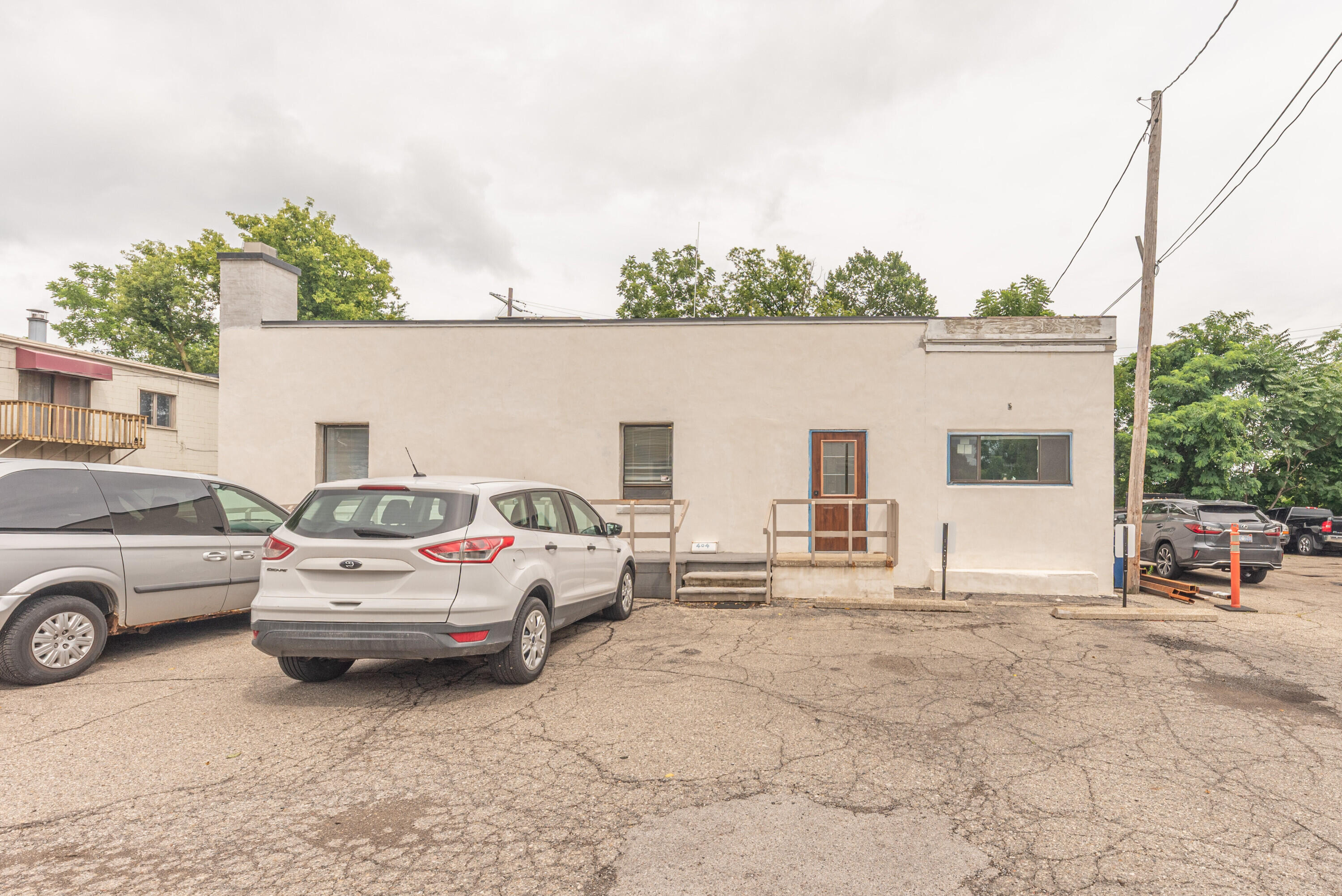 404 W Liberty Street Property Photo 4
