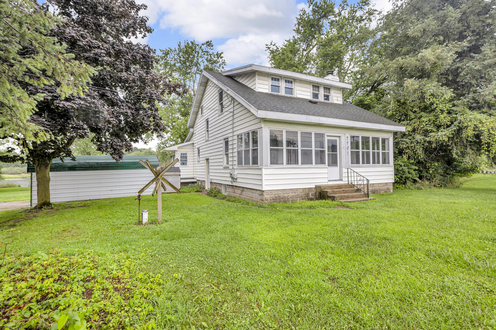 2901 E South Street Property Photo 1