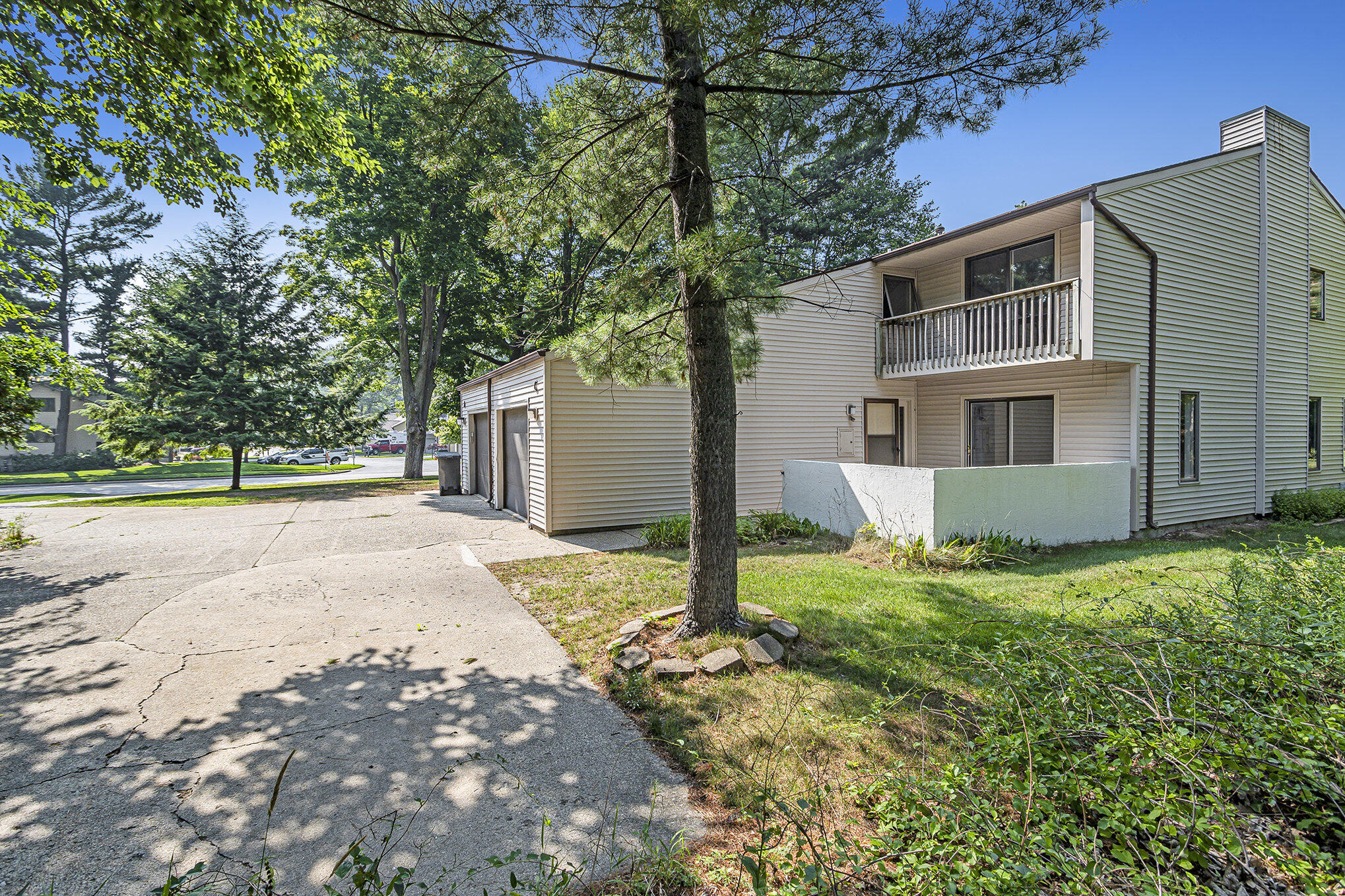 17424 Parkwood Drive, C Property Photo 1