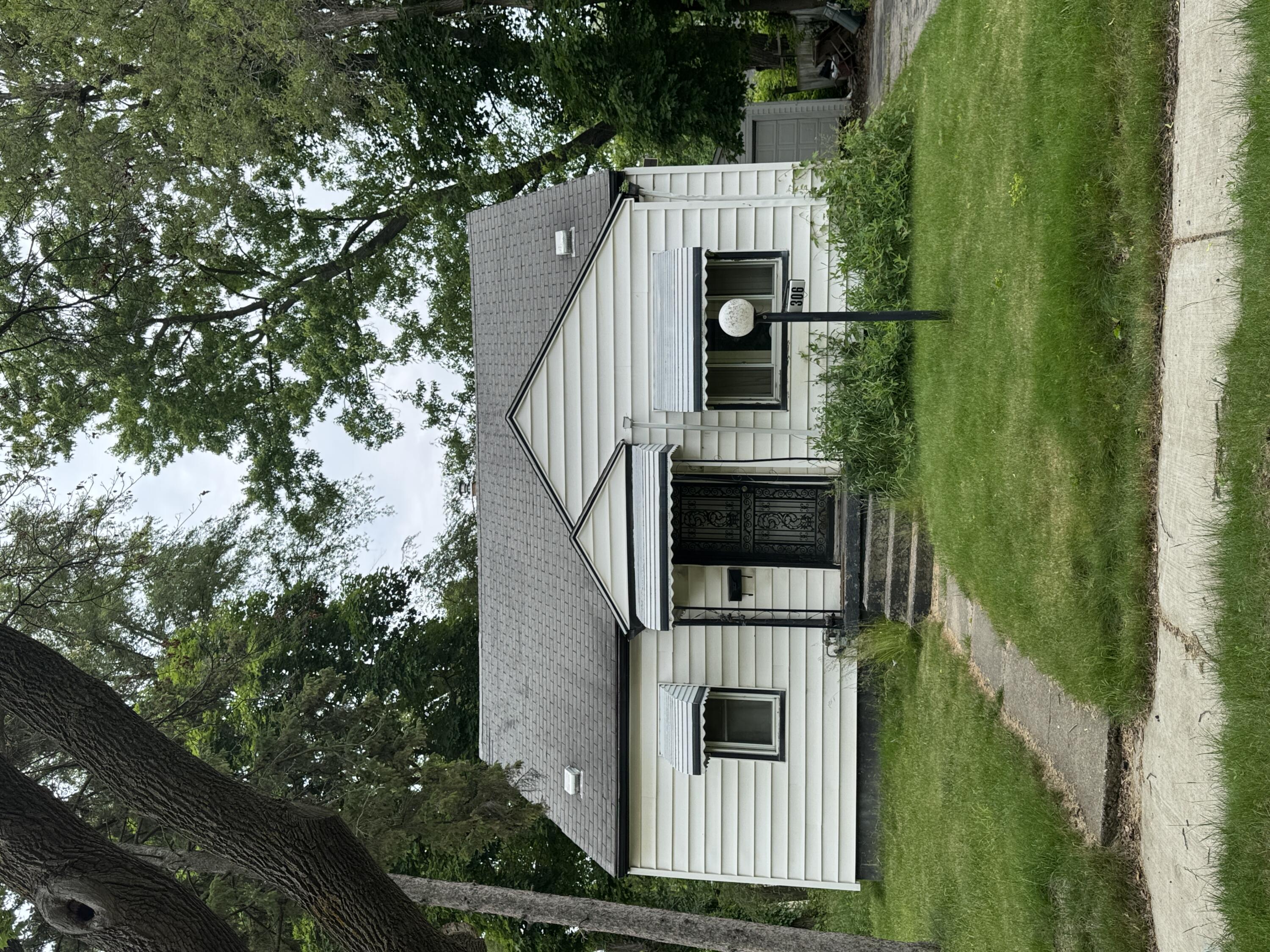 306 E Parkway Avenue Property Photo 1