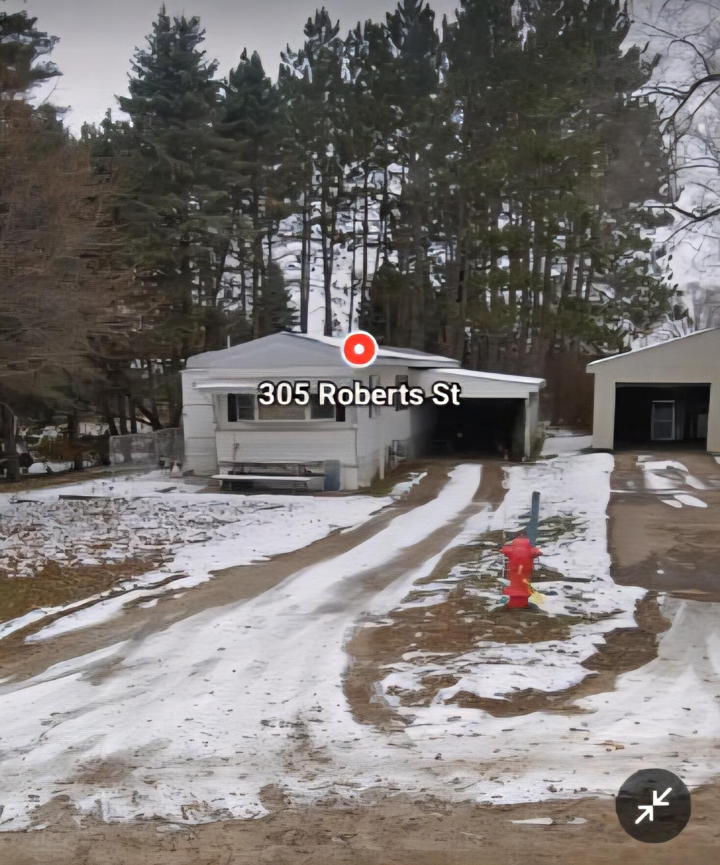 305 Roberts Street Property Photo 1