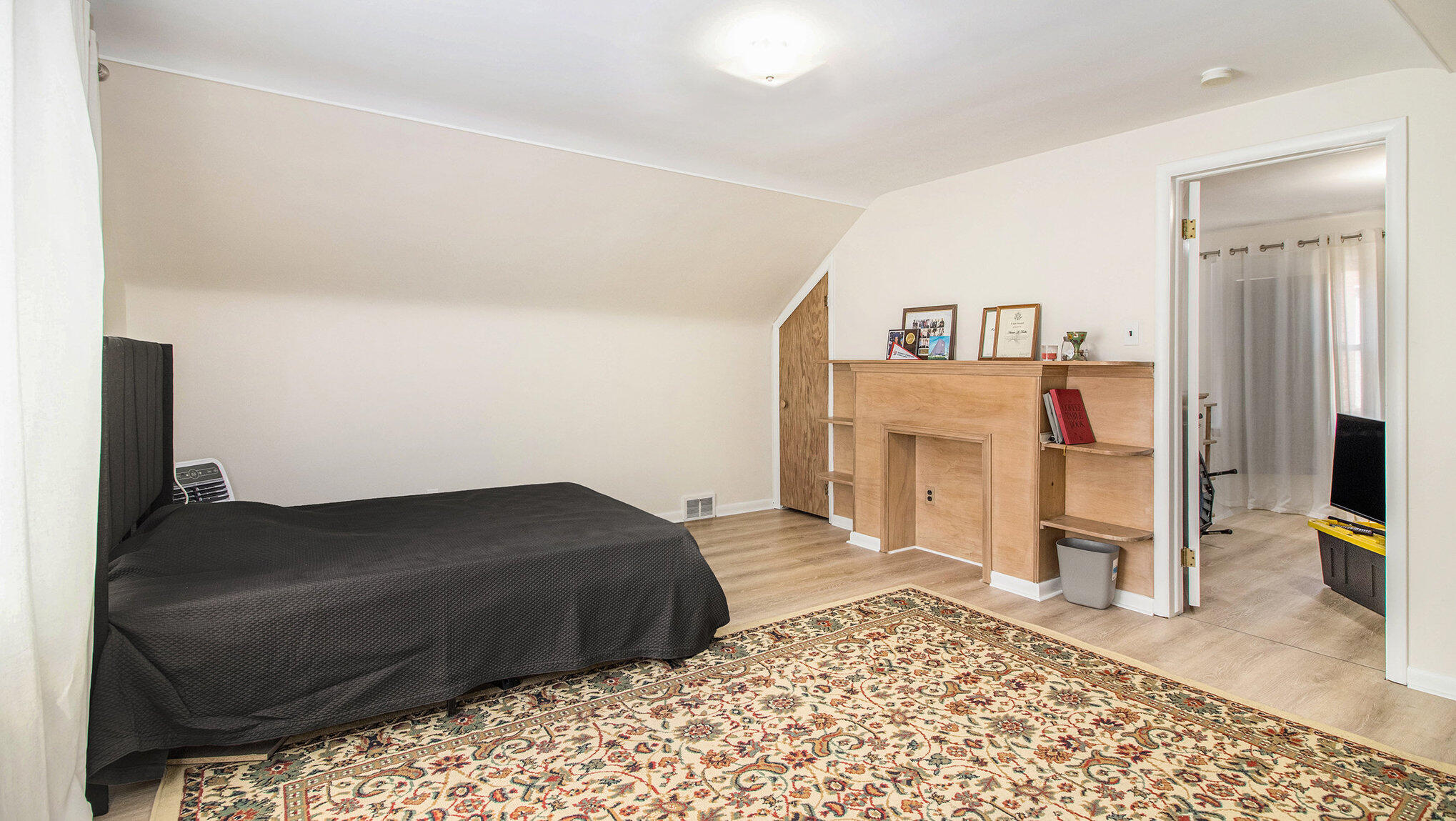 3756 Grindley Park Street Property Photo 16
