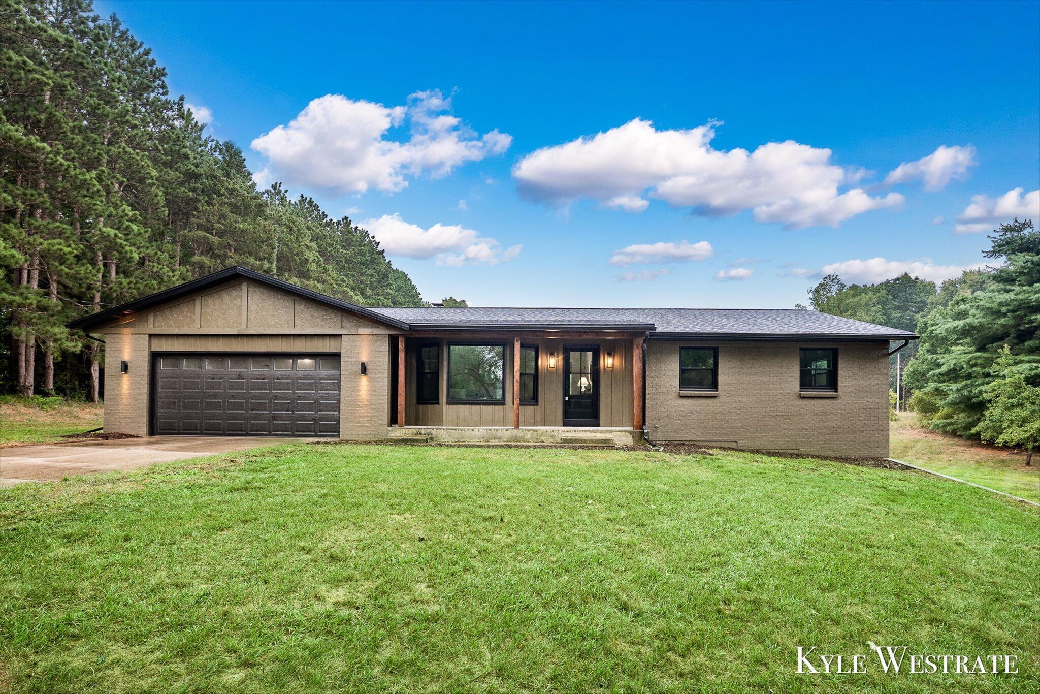 8630 10 Mile Road Ne Property Photo 1
