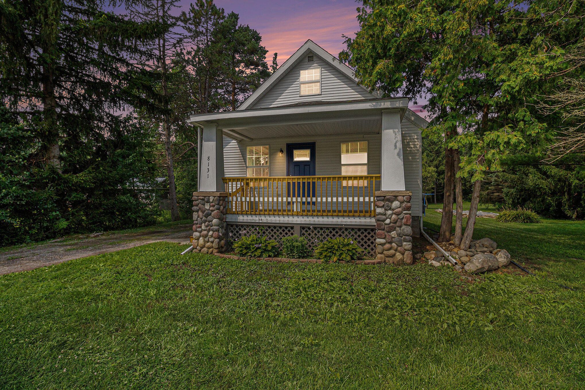 8131 N Bray Road Property Photo 1