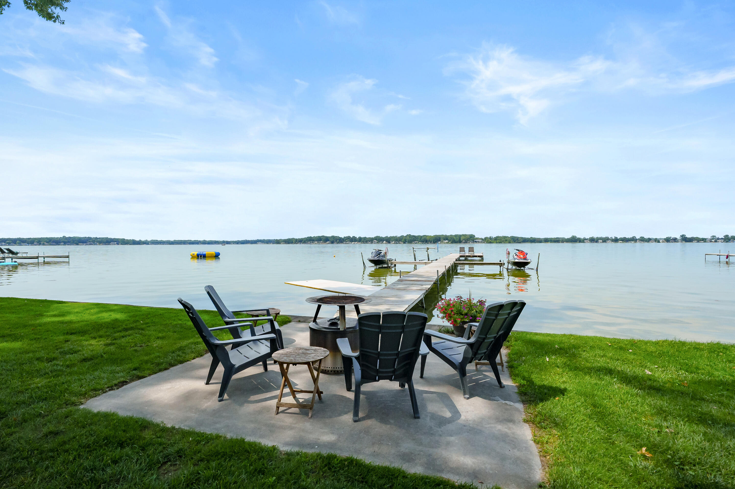 9340 E Shore Drive Property Photo 4