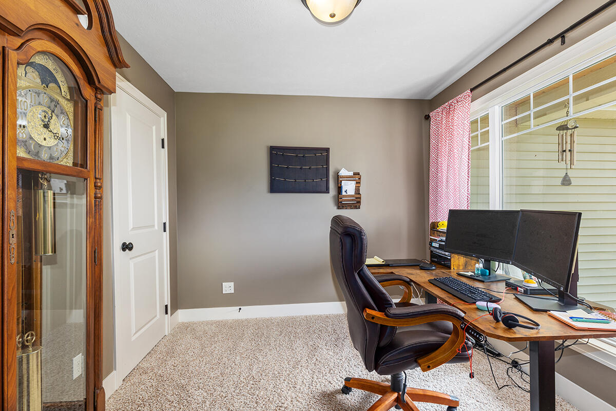 4270 Autumn Ridge Drive Property Photo 9