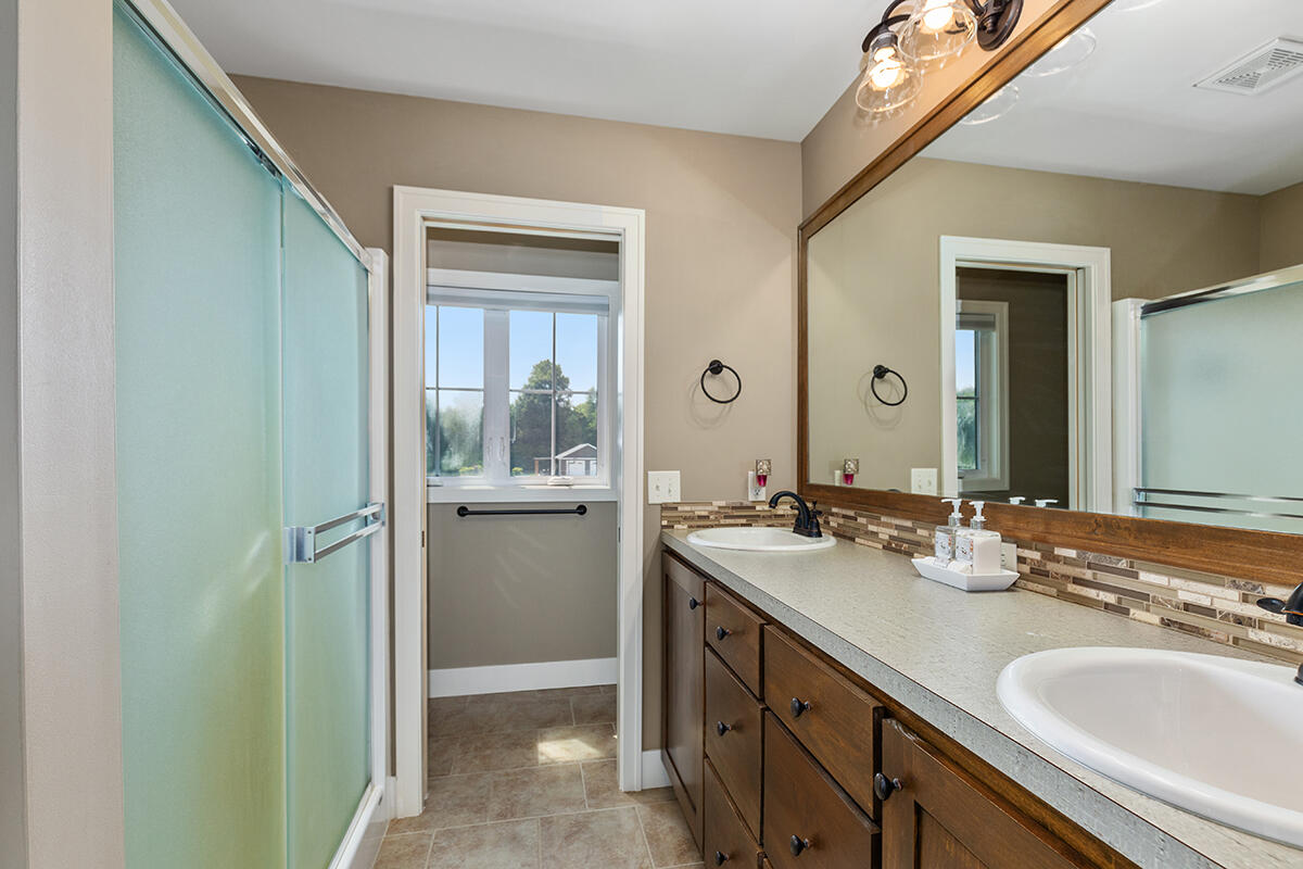 4270 Autumn Ridge Drive Property Photo 13