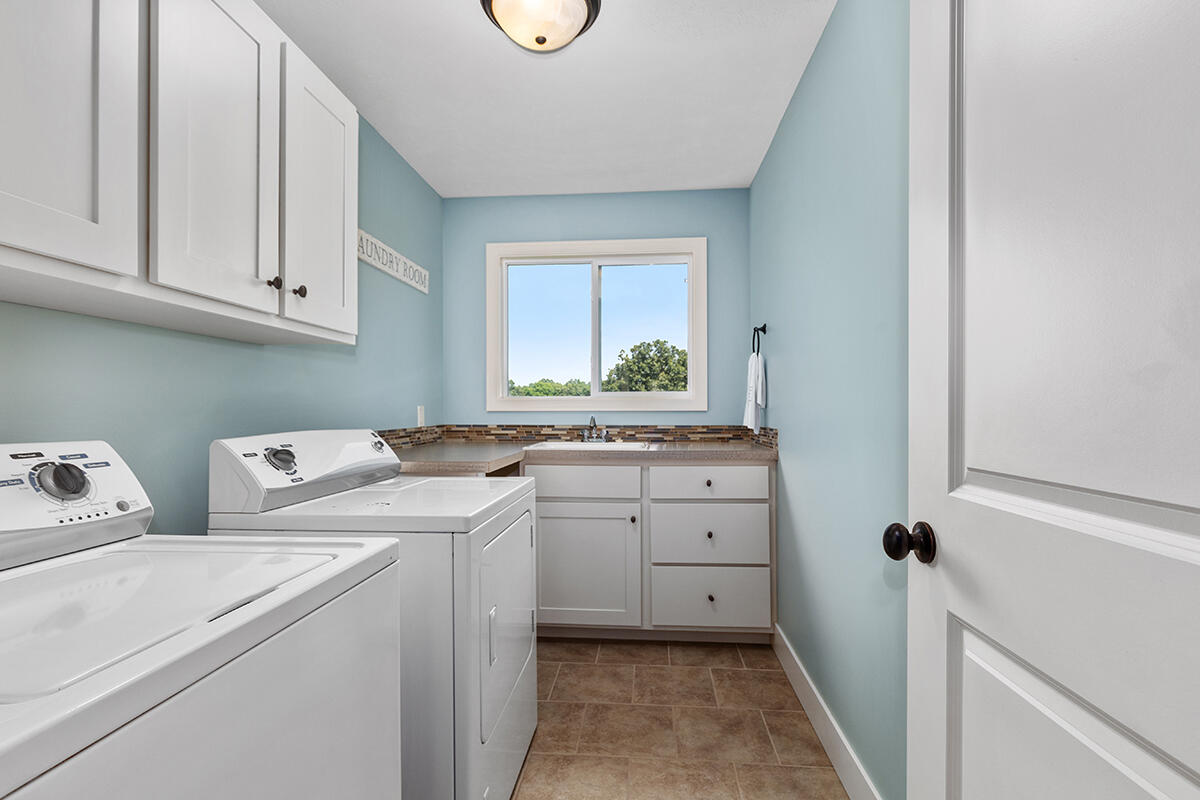 4270 Autumn Ridge Drive Property Photo 18