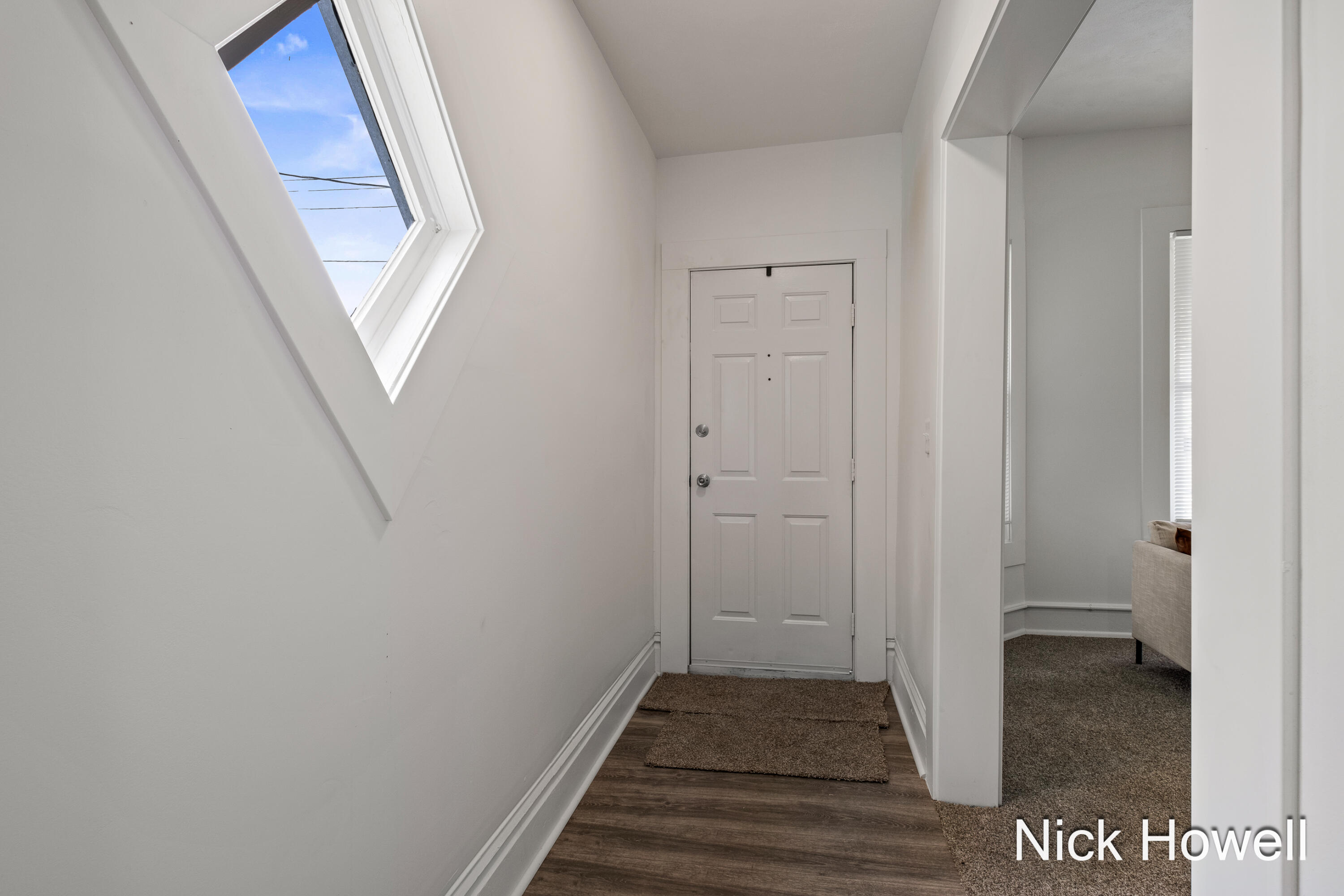 1050 Lafayette Avenue Se Property Photo 4