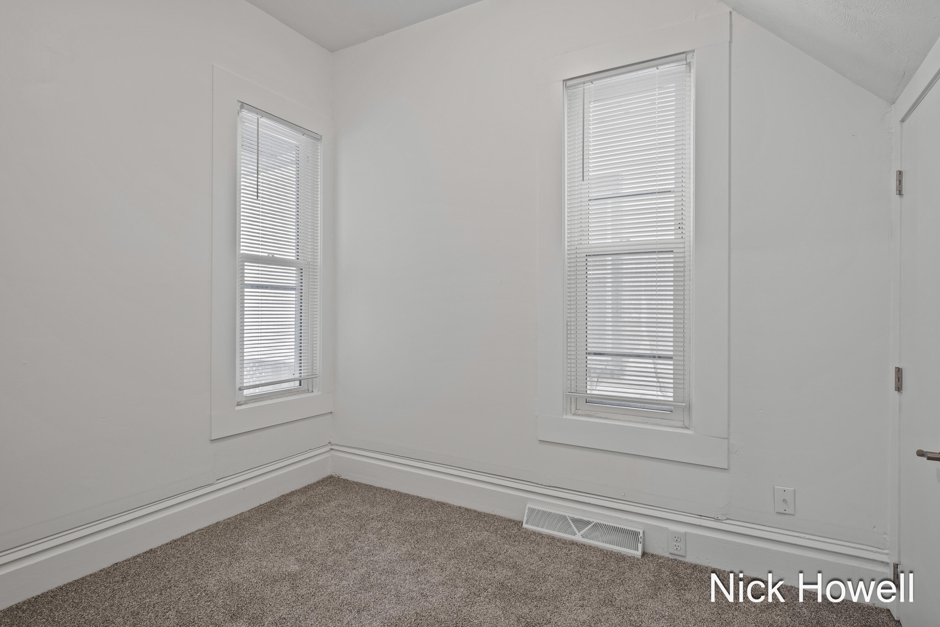 1050 Lafayette Avenue Se Property Photo 10