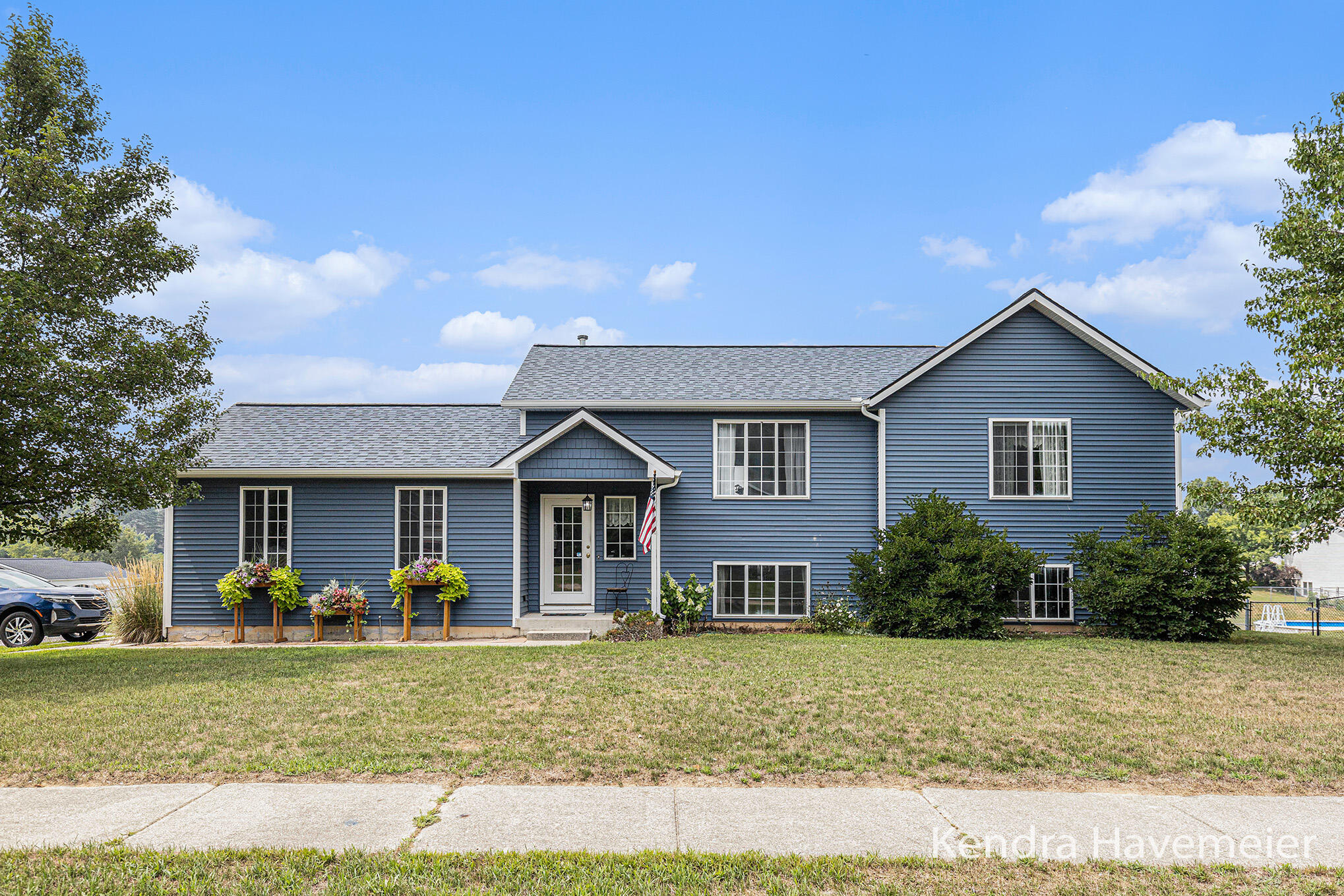 7045 Shalimar Drive Ne Property Photo 1