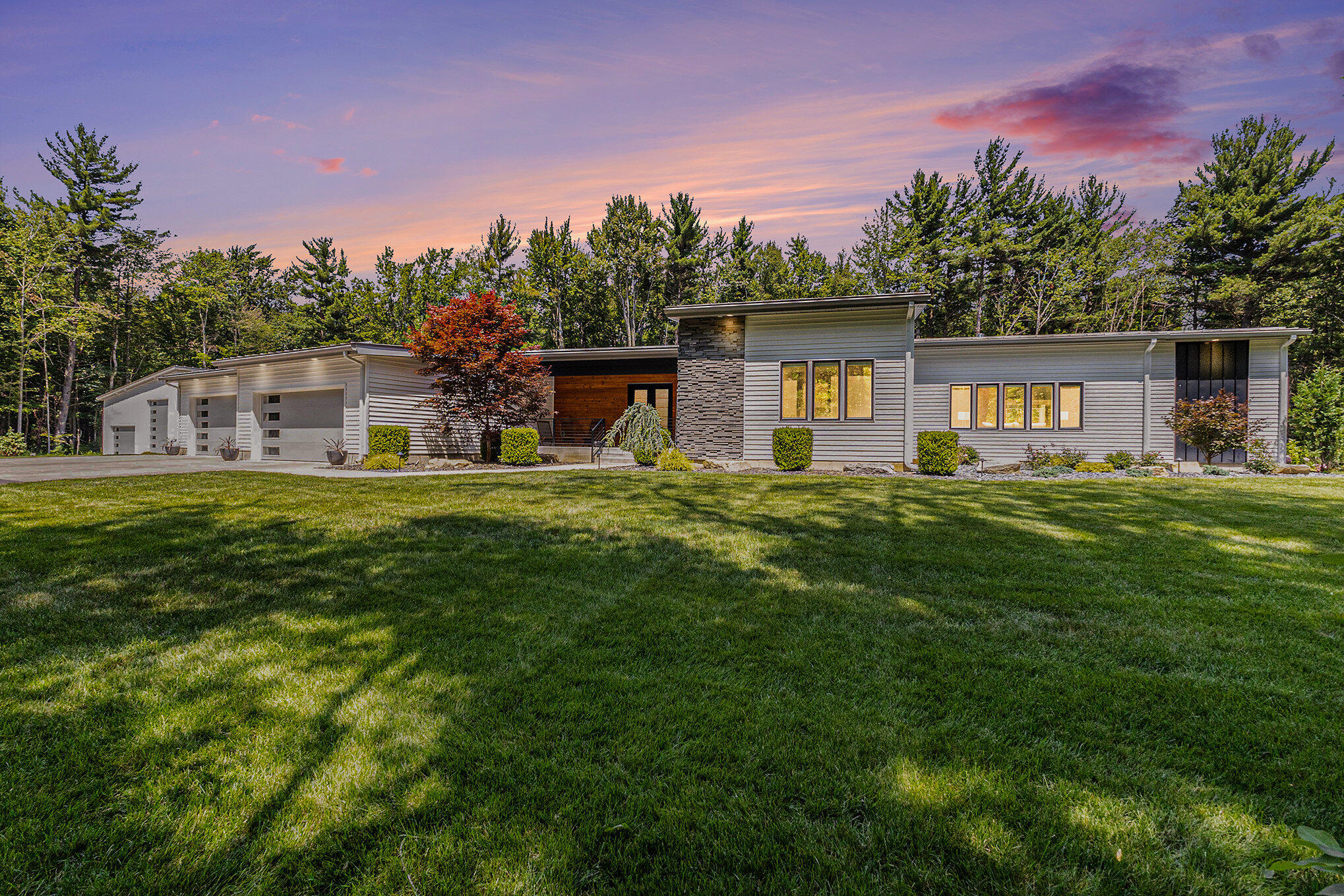 11437 State Road Property Photo 1