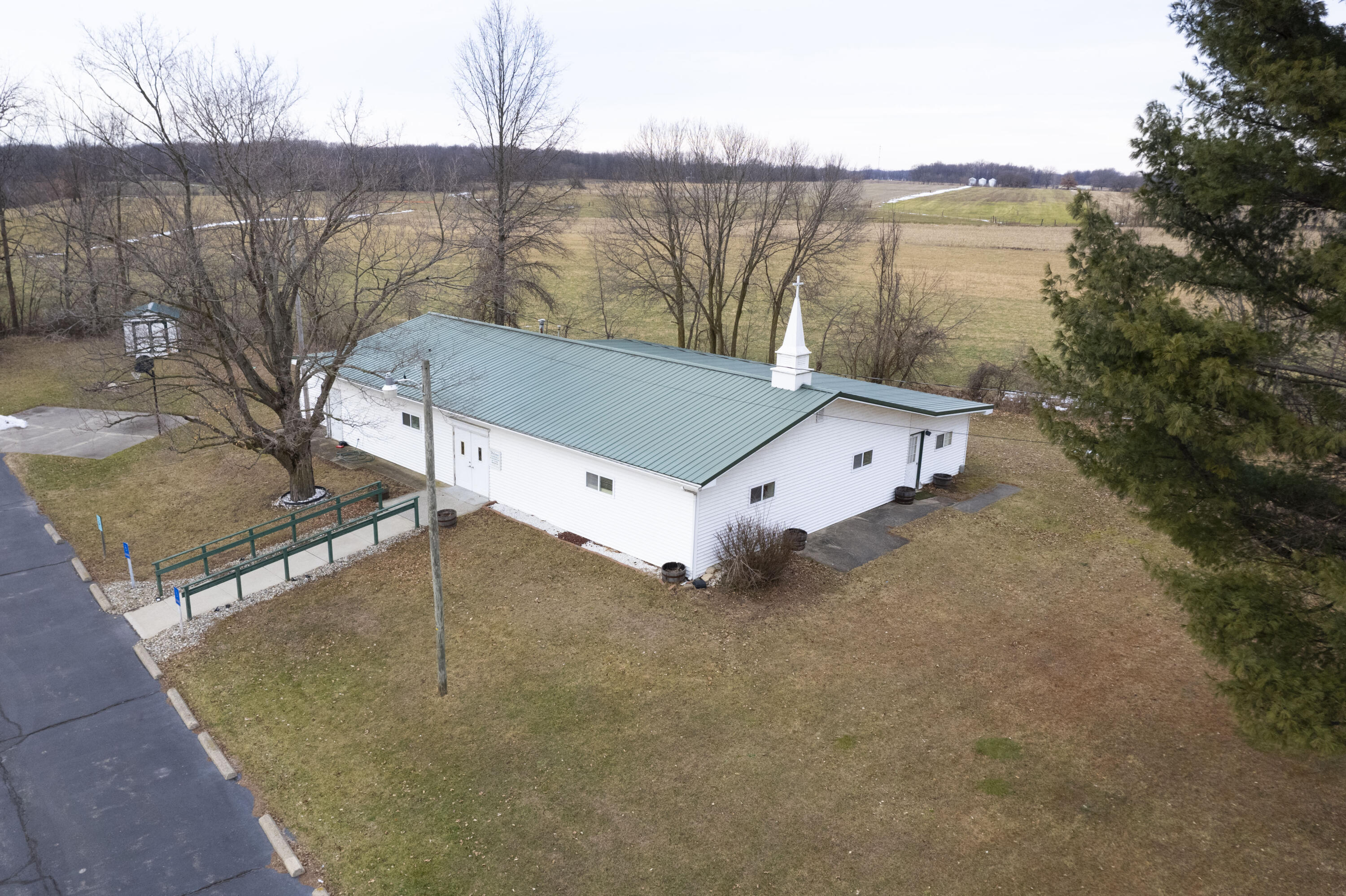 64016 M 62 Property Photo 1