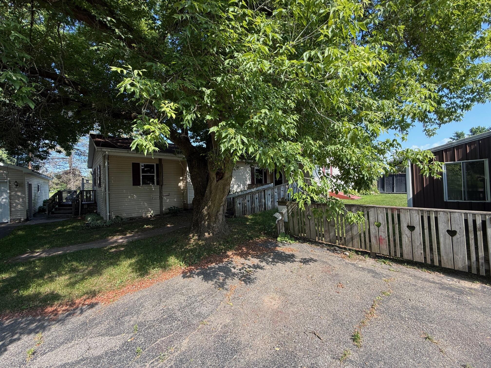 18694 Eisenhower Road Property Photo 1