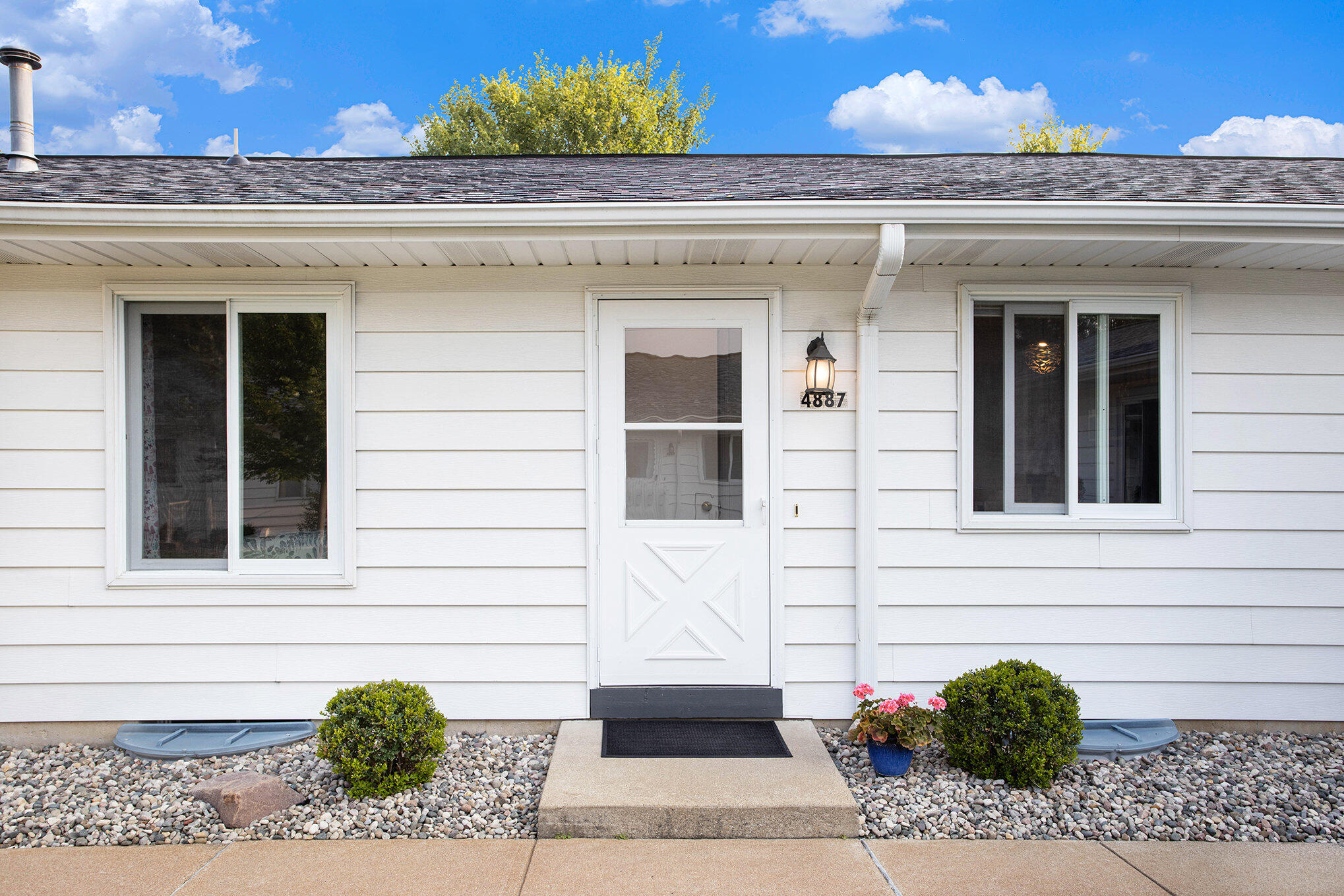 4887 Weston Avenue Property Photo 1