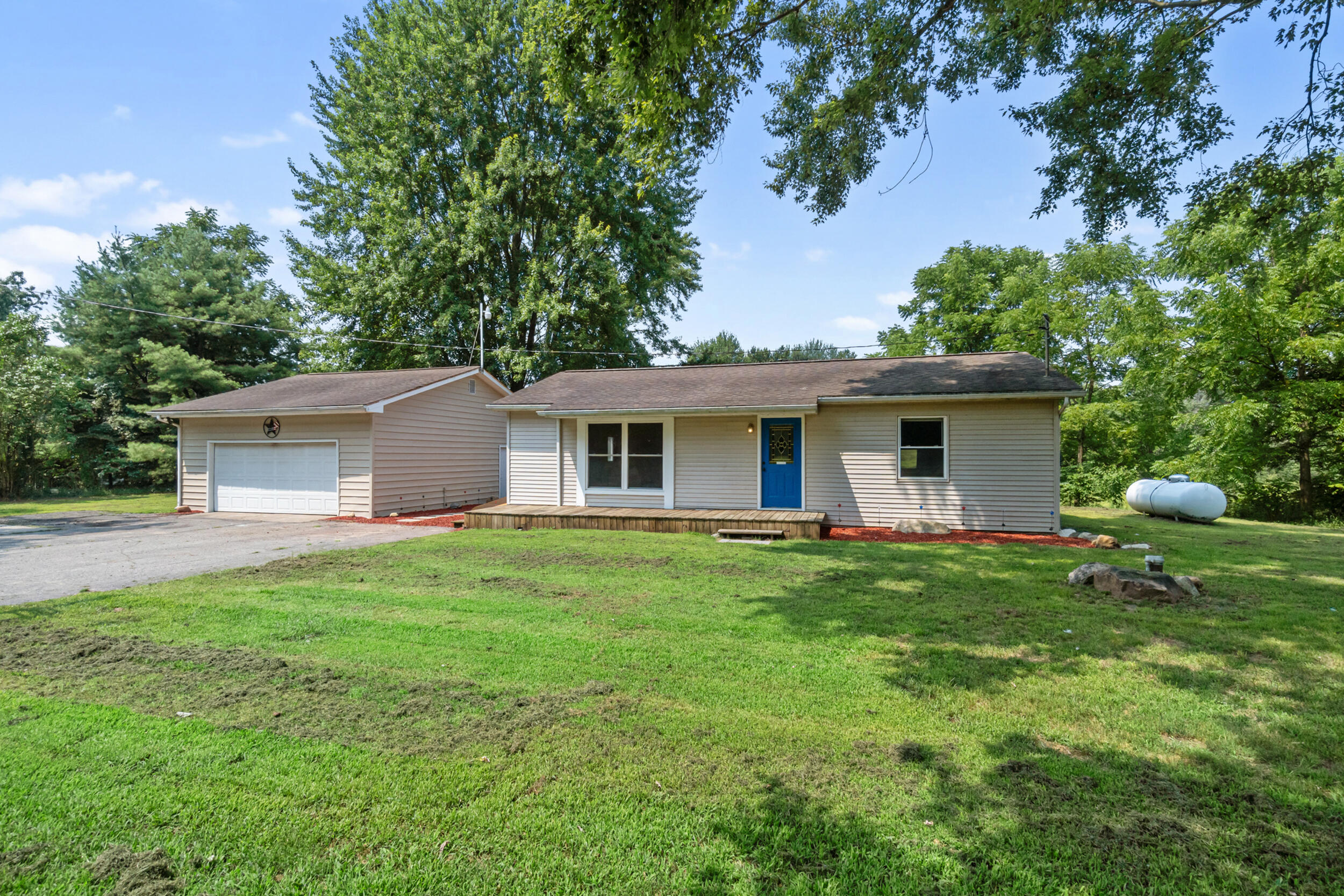 9400 Minard Road Property Photo 1