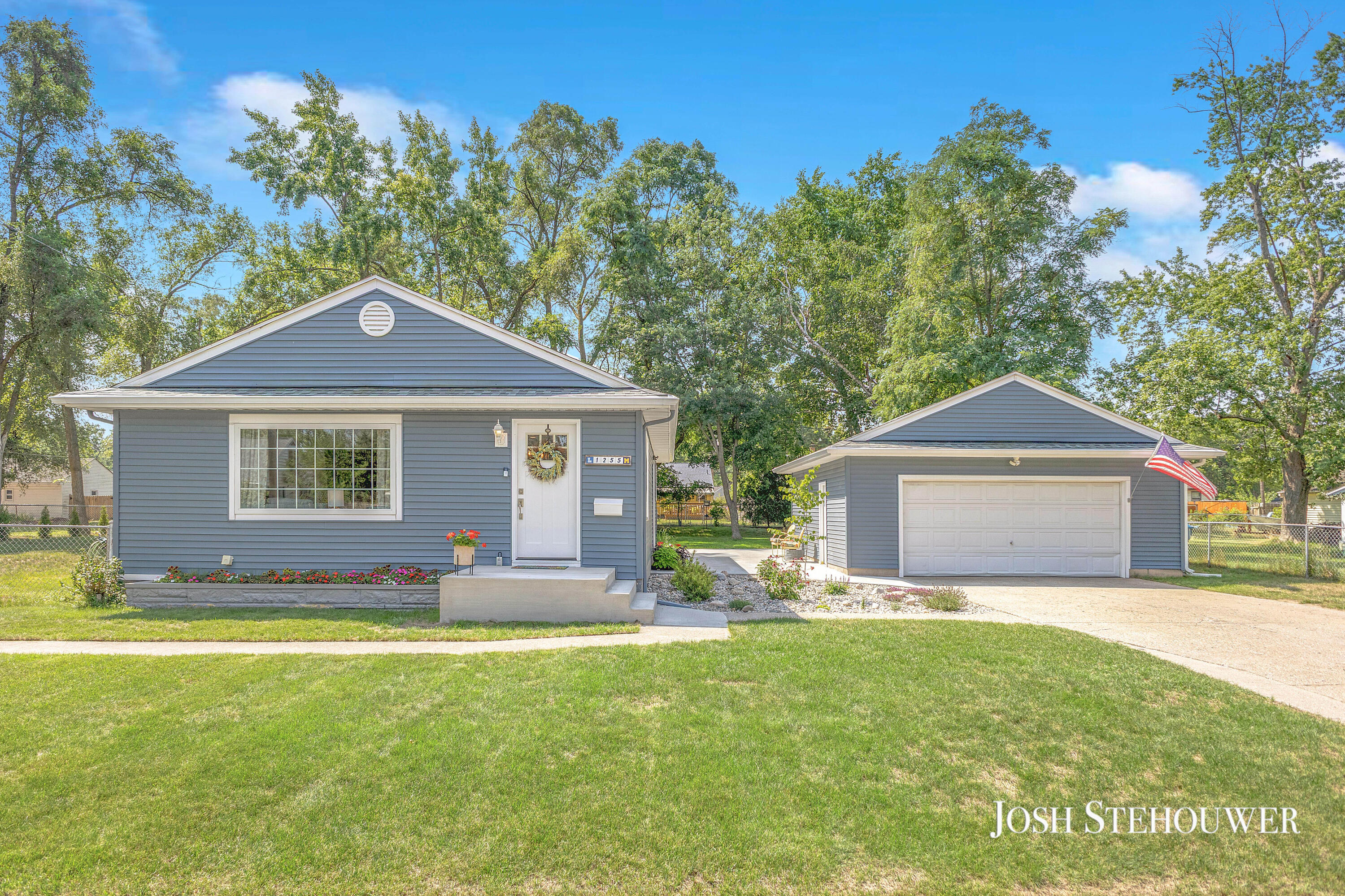1255 Catherine Avenue Property Photo 1