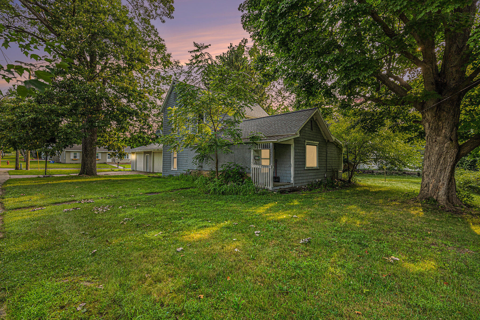 727 N East Street Property Photo 1