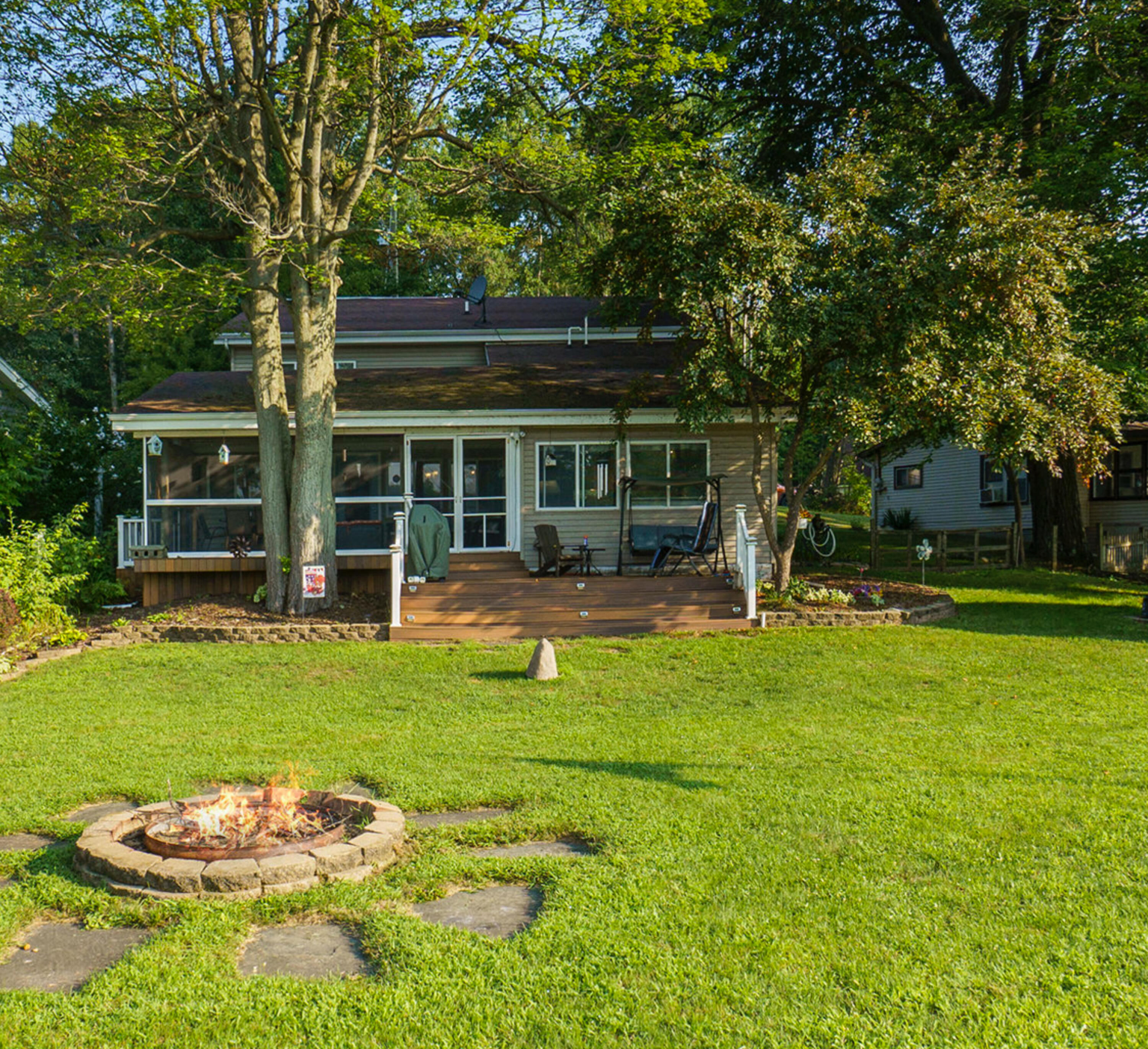 11422 Lakeshore Drive Property Photo 1