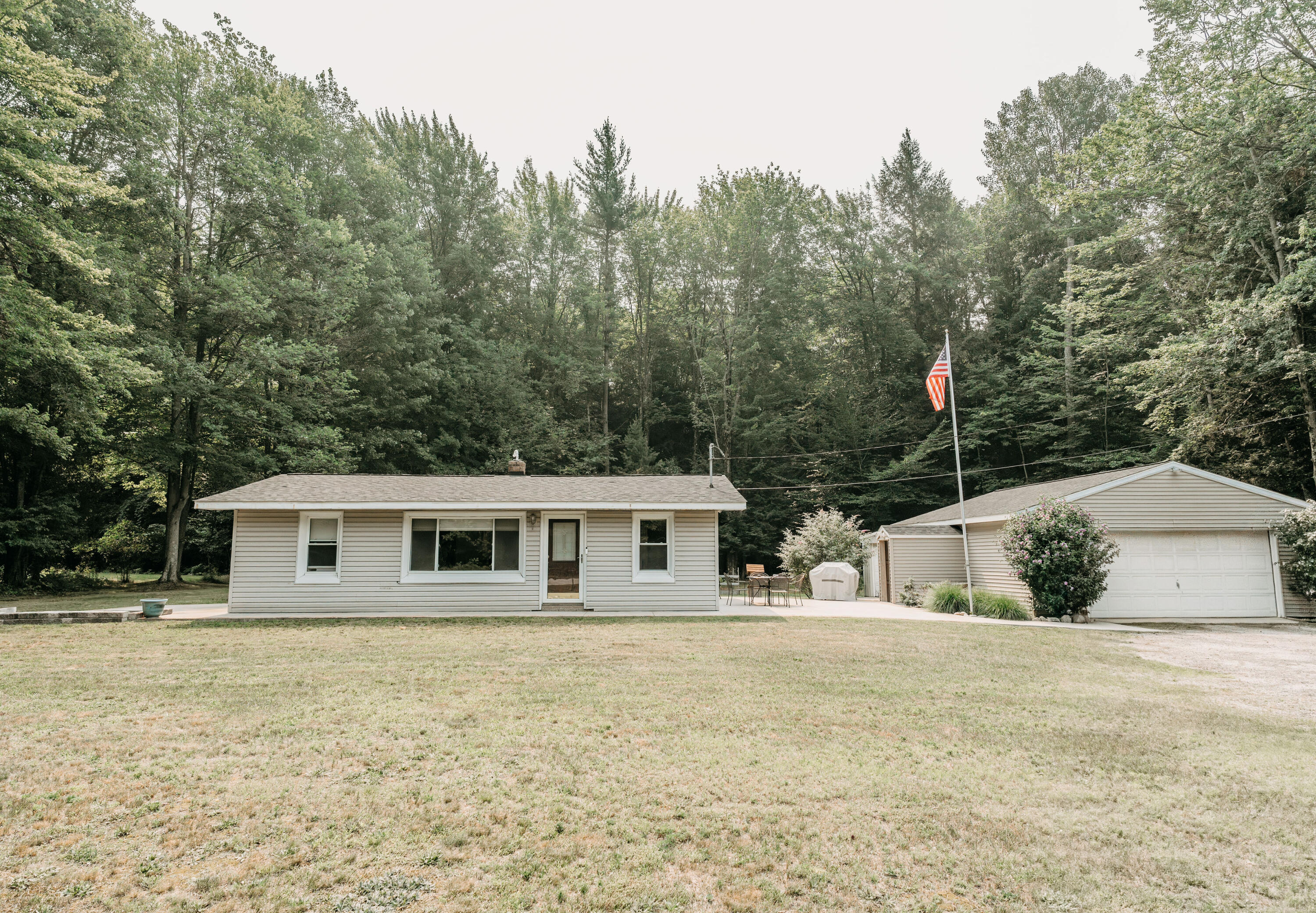5421 W Angling Road Property Photo 1