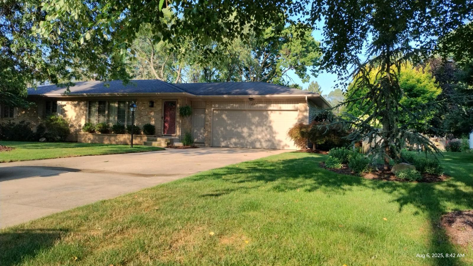 1686 Newcastle Drive Property Photo 1