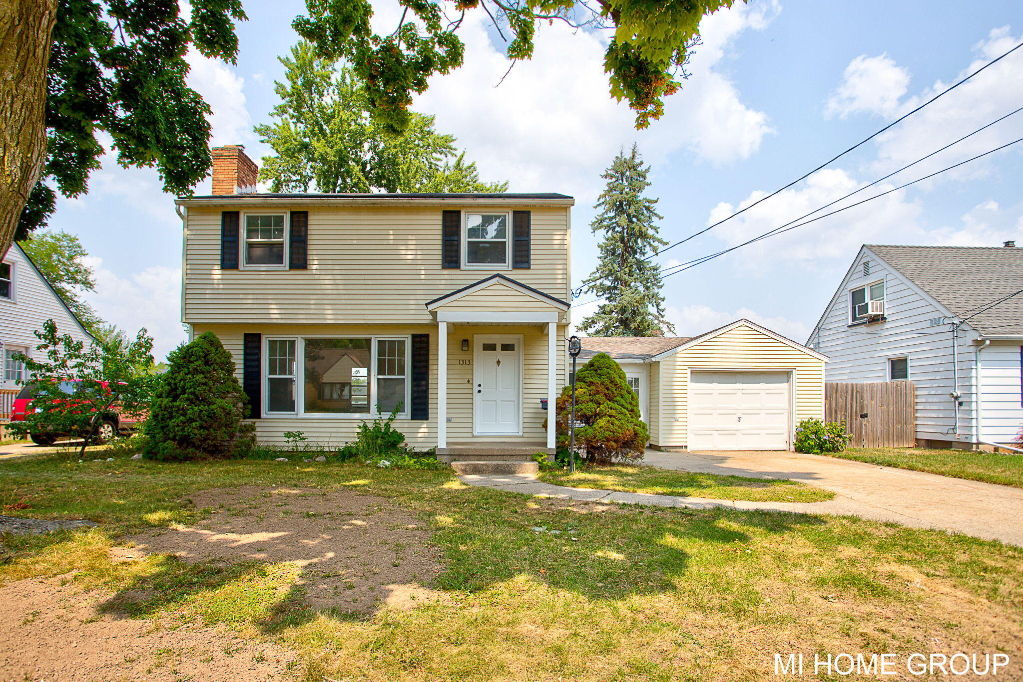1313 Ellsmere Street Ne Property Photo 1