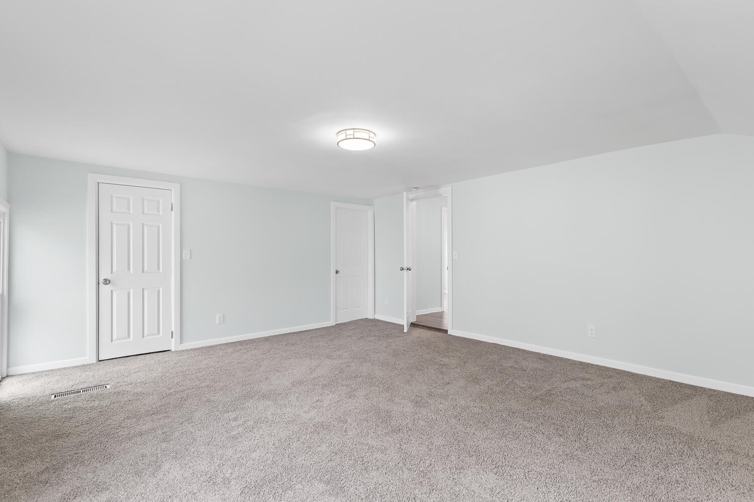 143 Park Street Property Photo 3