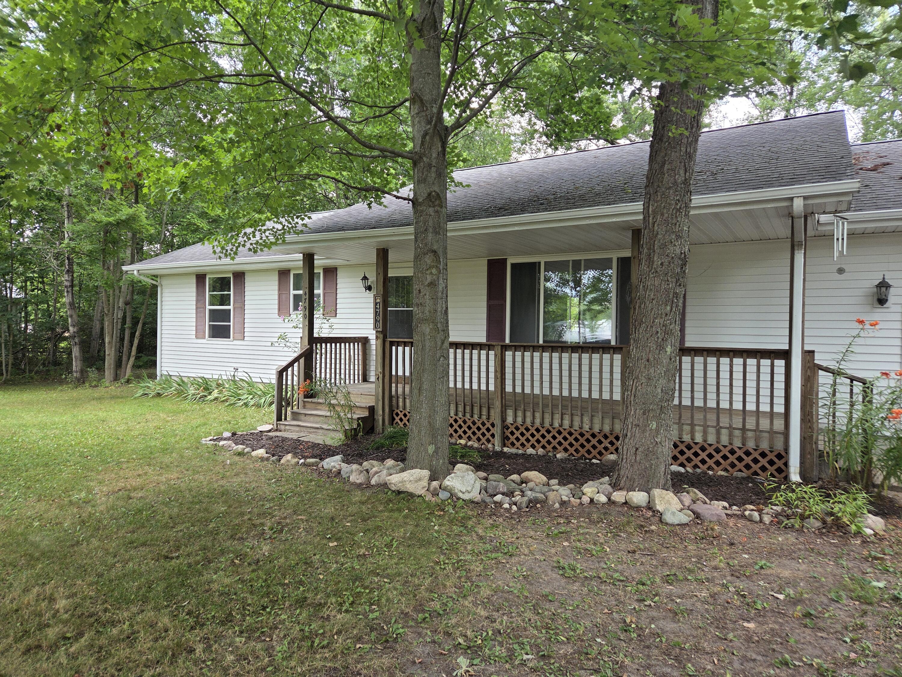 4790 4th Street Property Photo 3