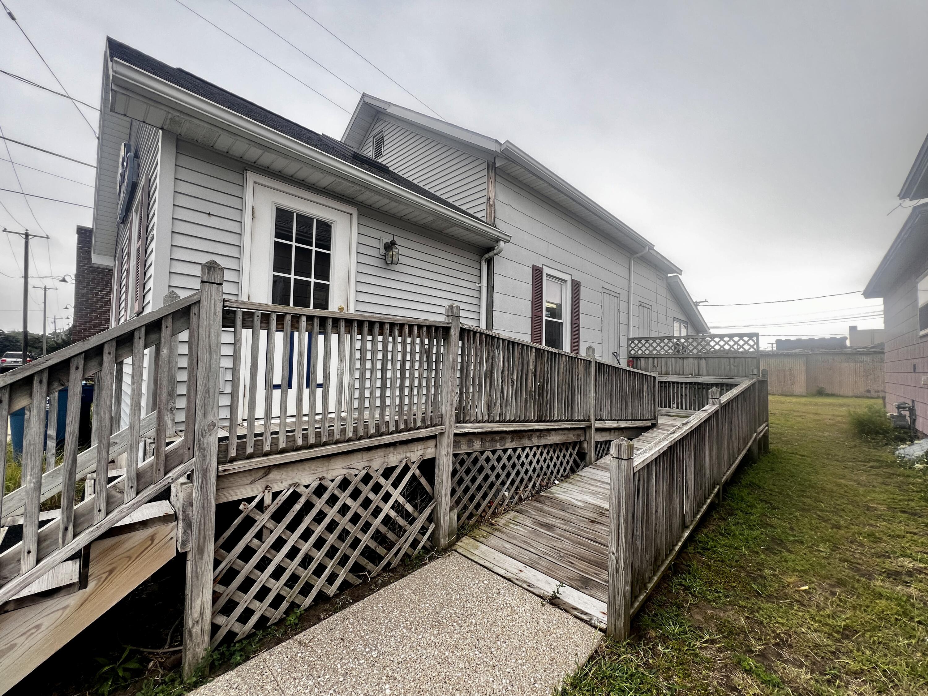 208 S Harrison Street Property Photo 2