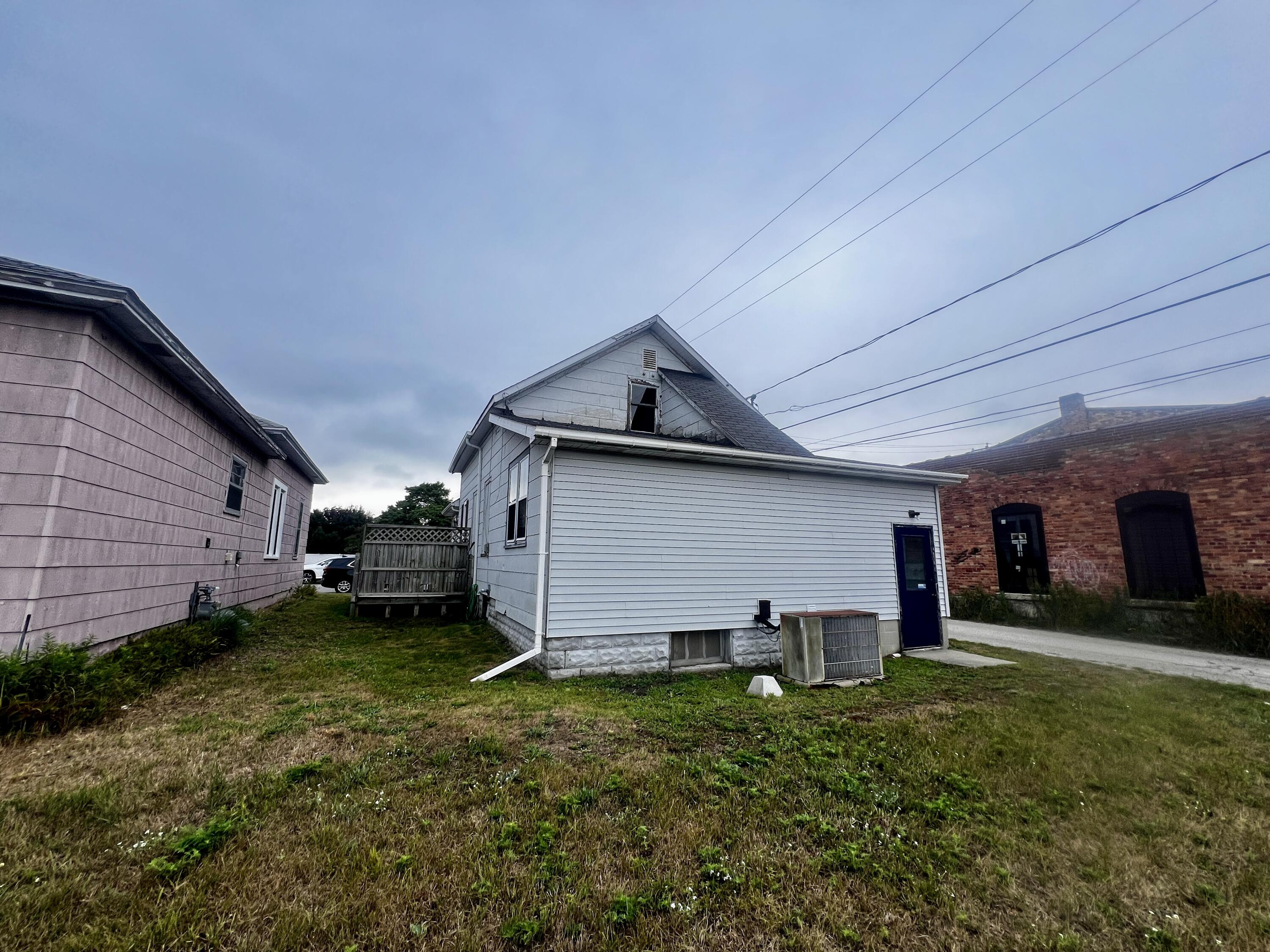 208 S Harrison Street Property Photo 3