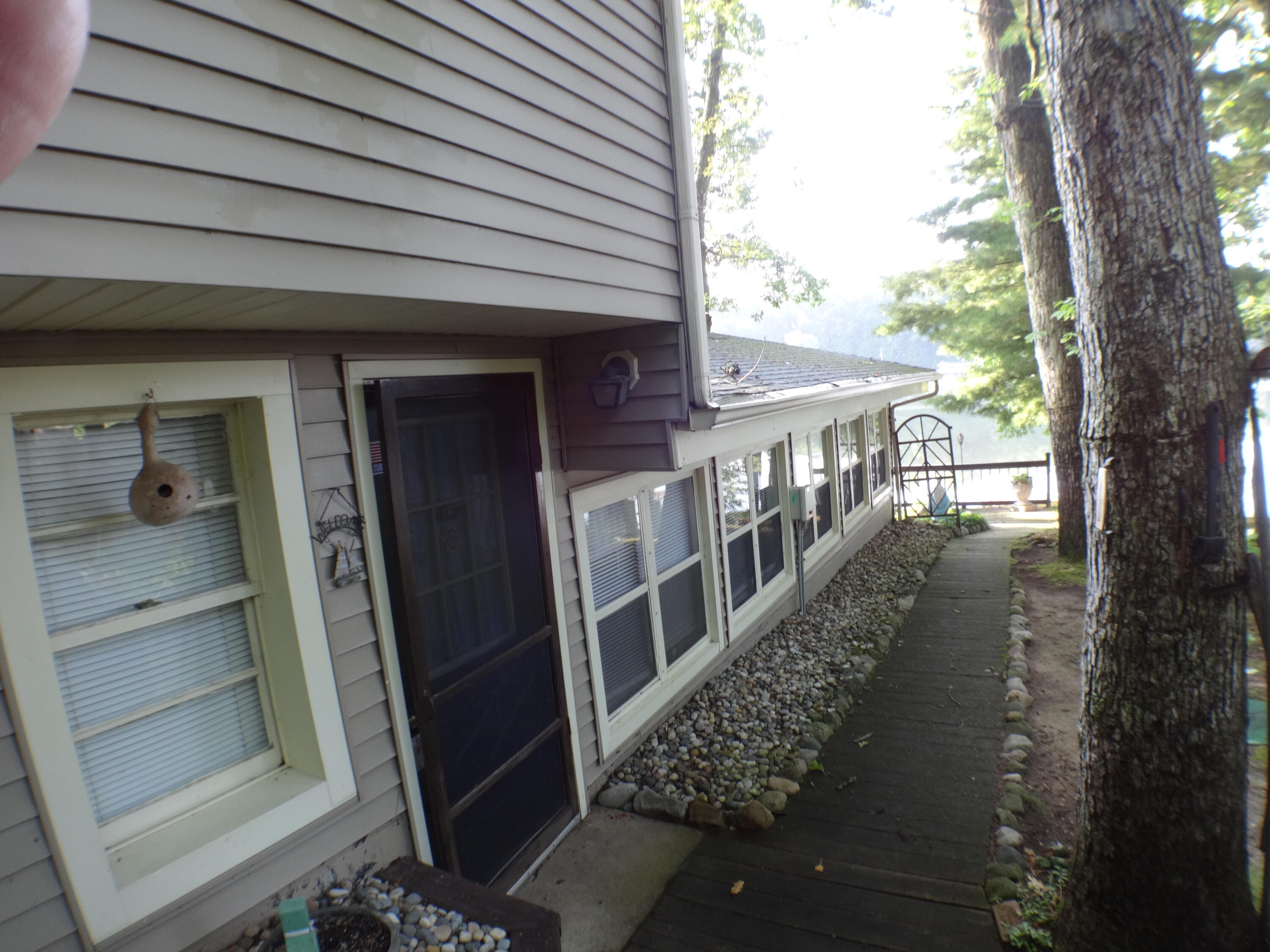 5701 Head Lake Road Property Photo 5