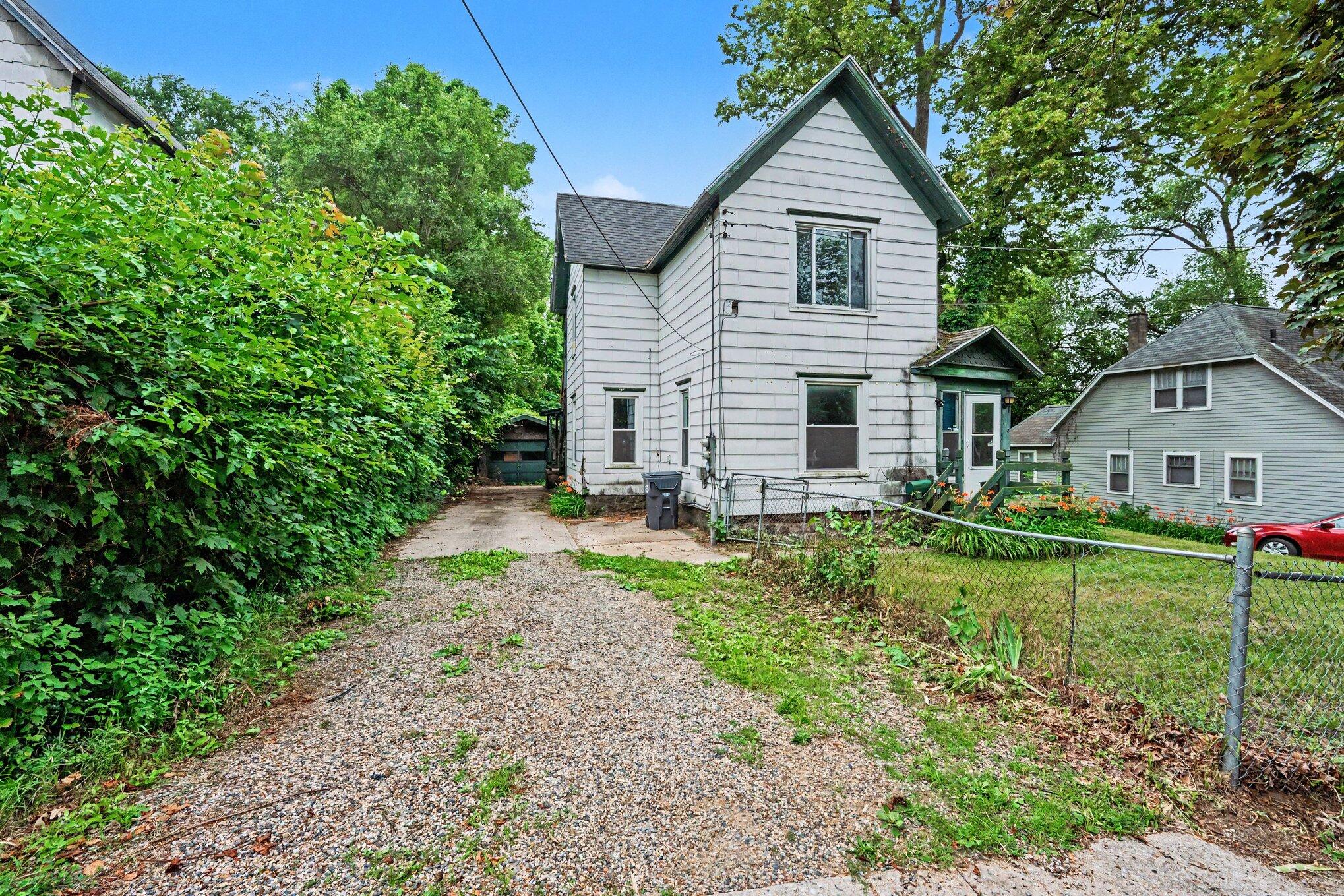 1110 Hotop Avenue Property Photo 2