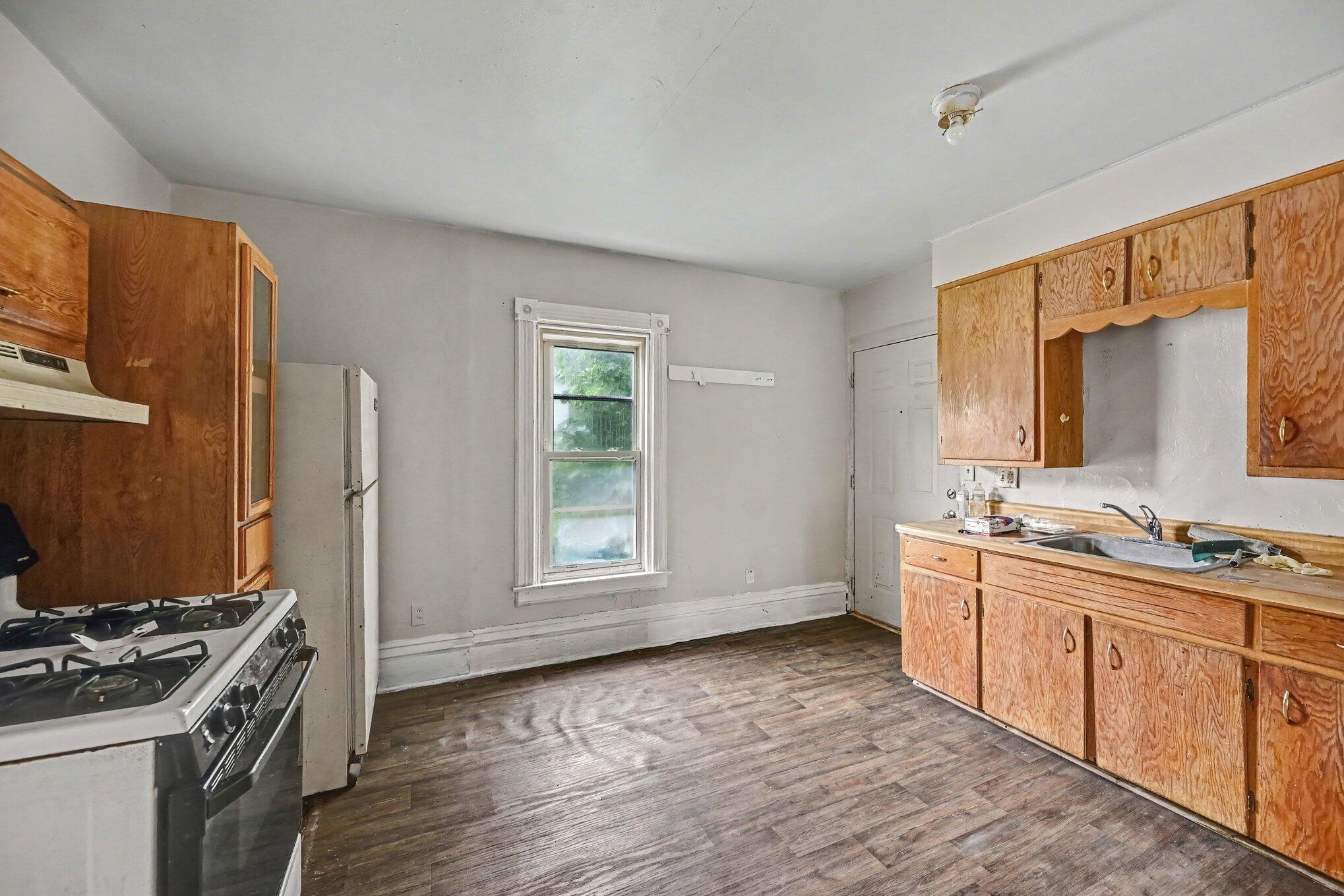 1110 Hotop Avenue Property Photo 7