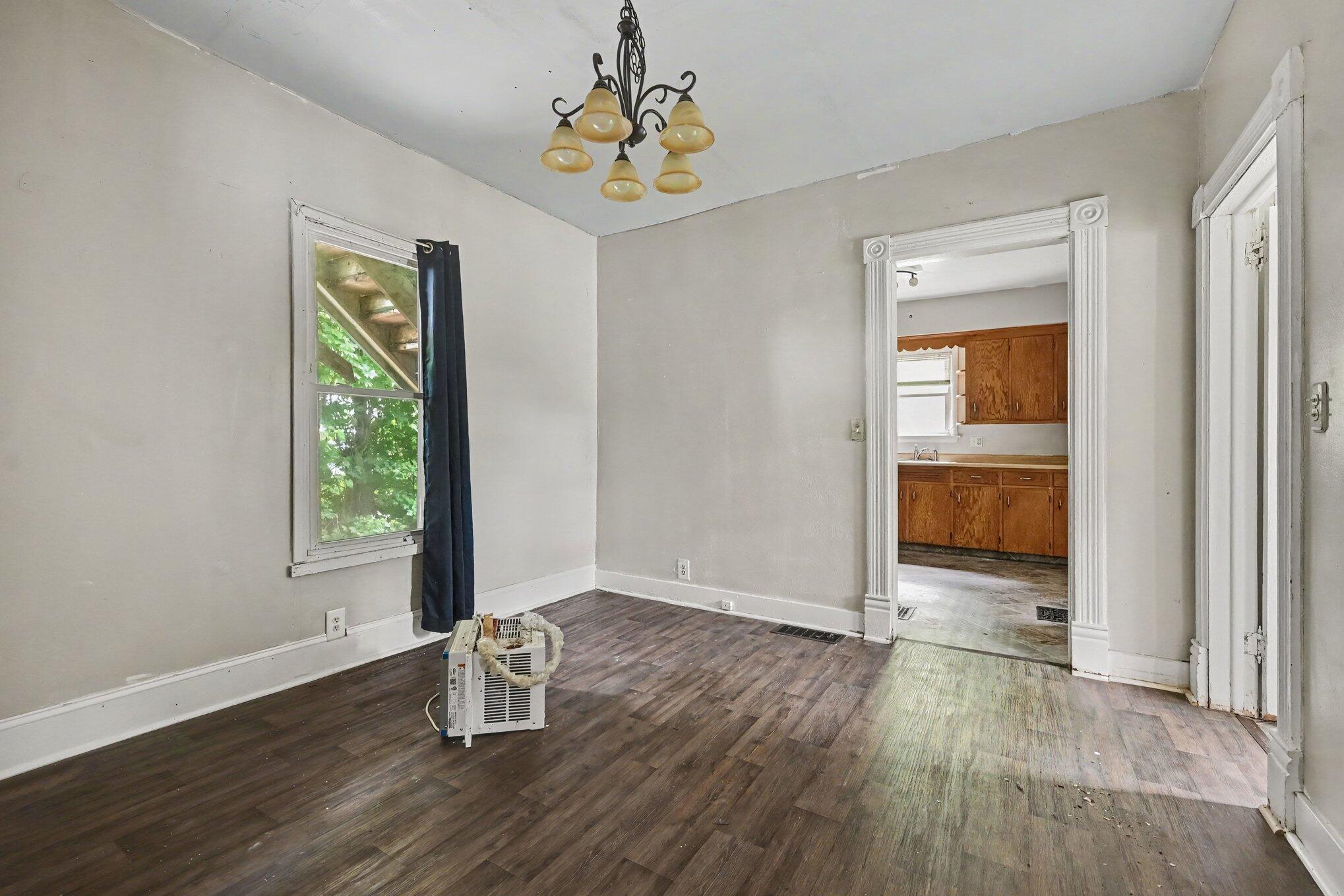 1110 Hotop Avenue Property Photo 9