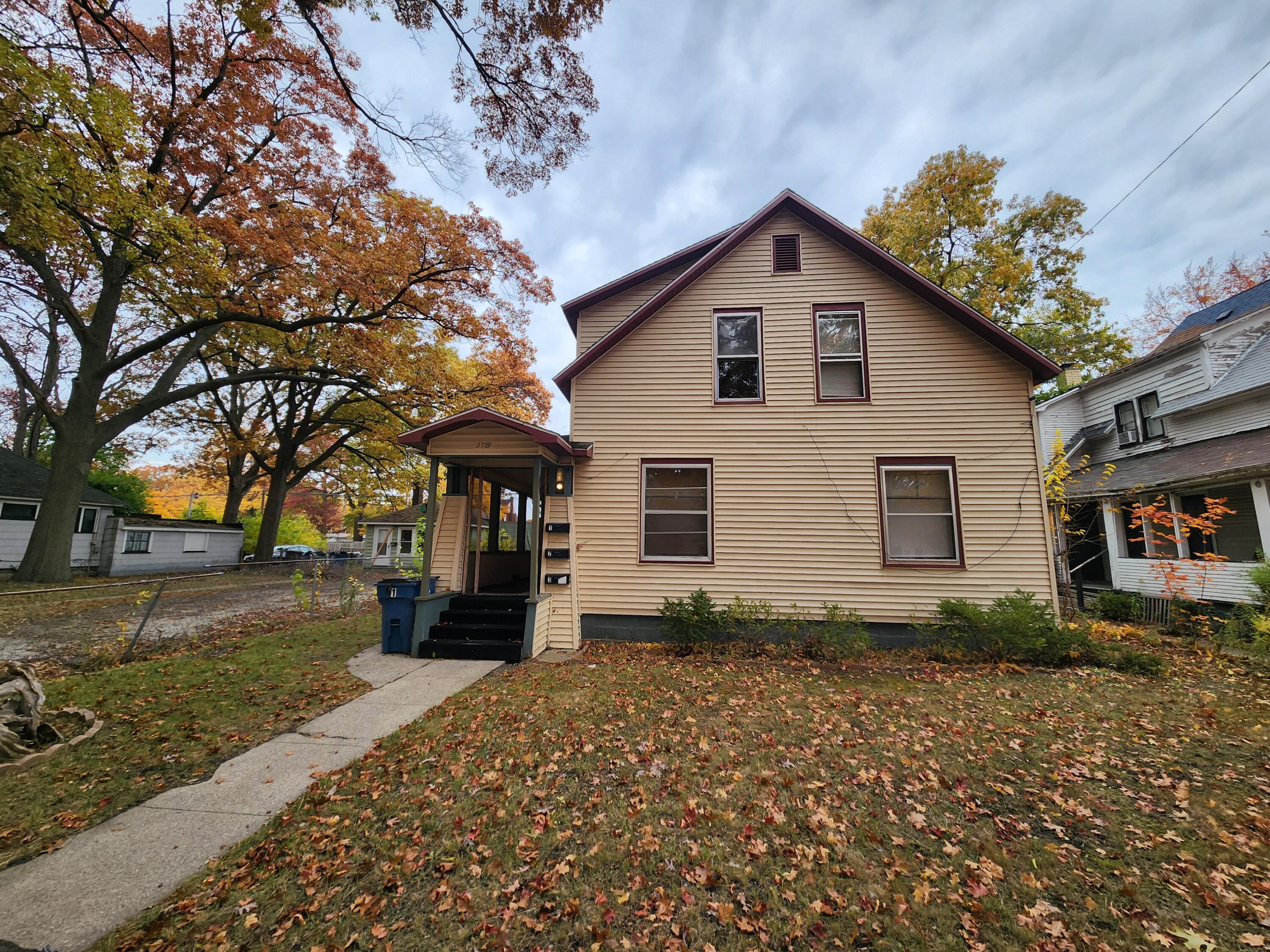 2729 8th Street Property Photo 1