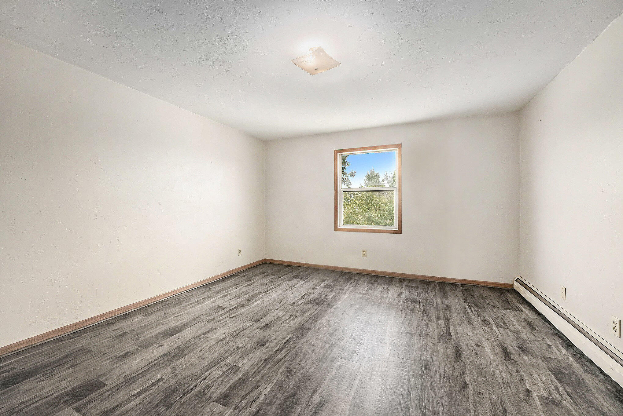 403 Stratford Way Property Photo 7