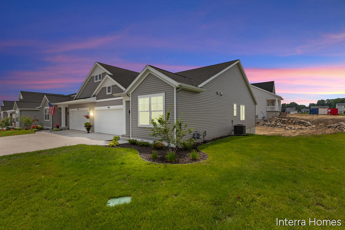 996 Scioto Drive NW 1