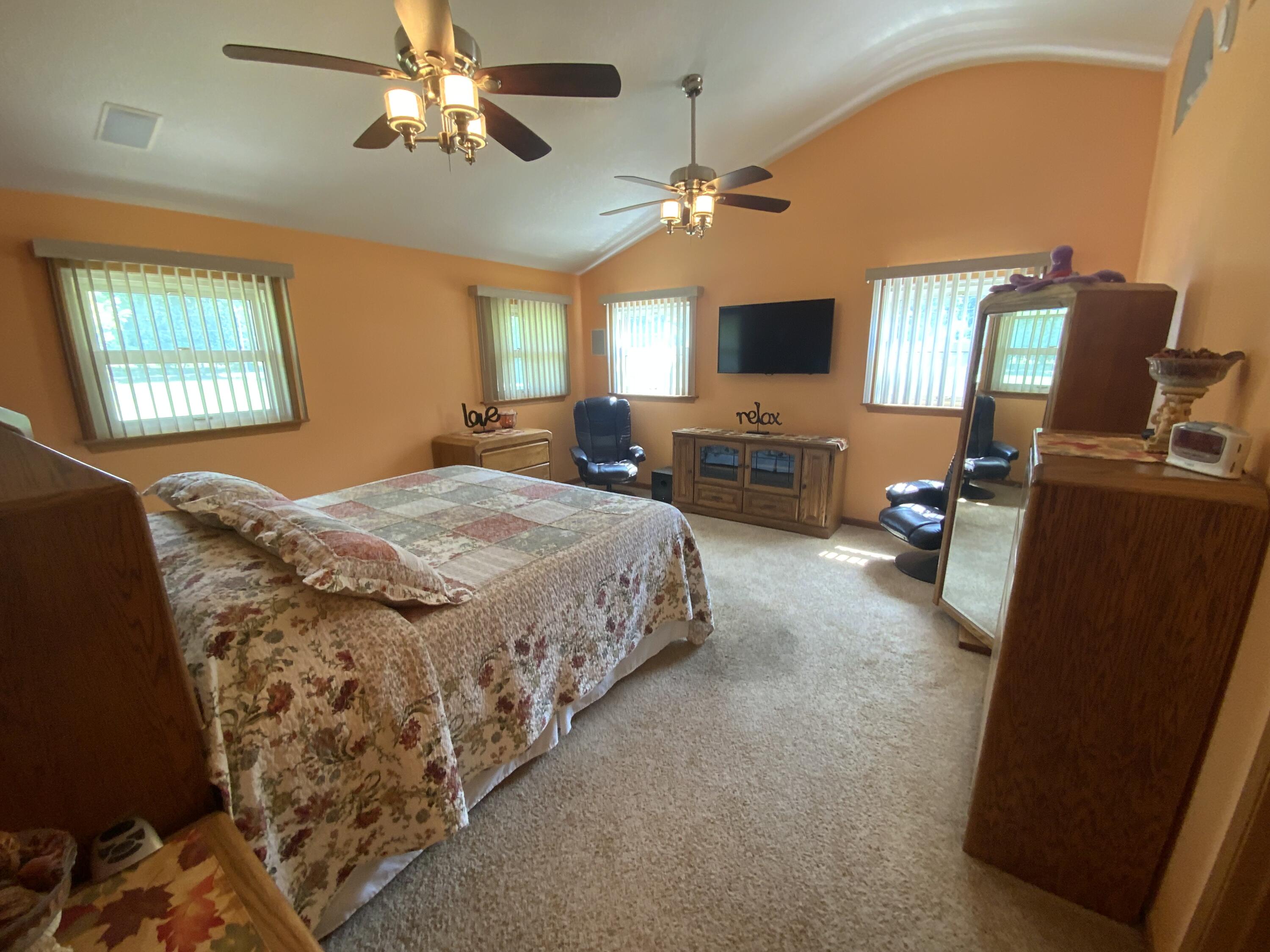 4350 Bailey Road Property Photo 4