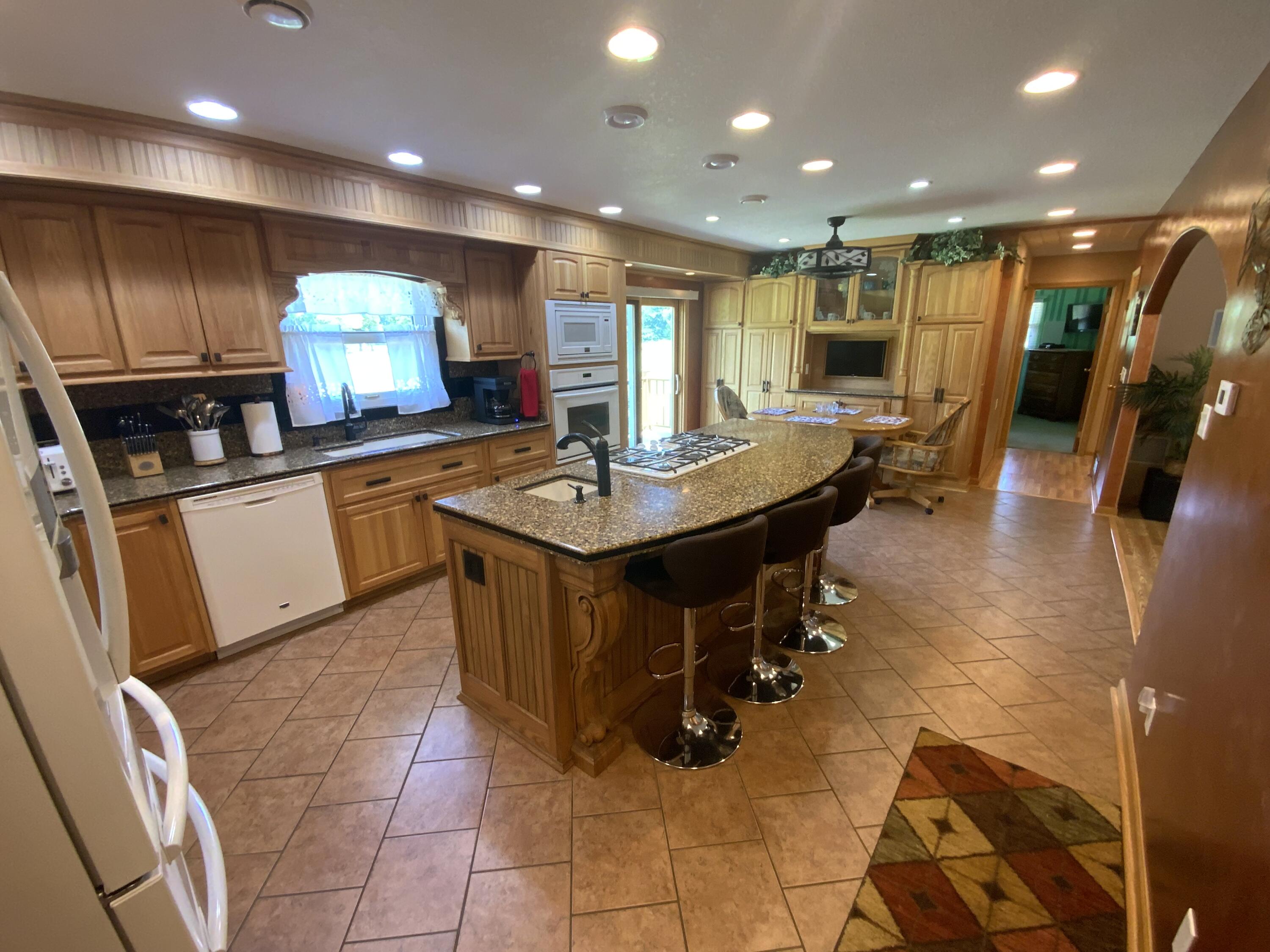 4350 Bailey Road Property Photo 8
