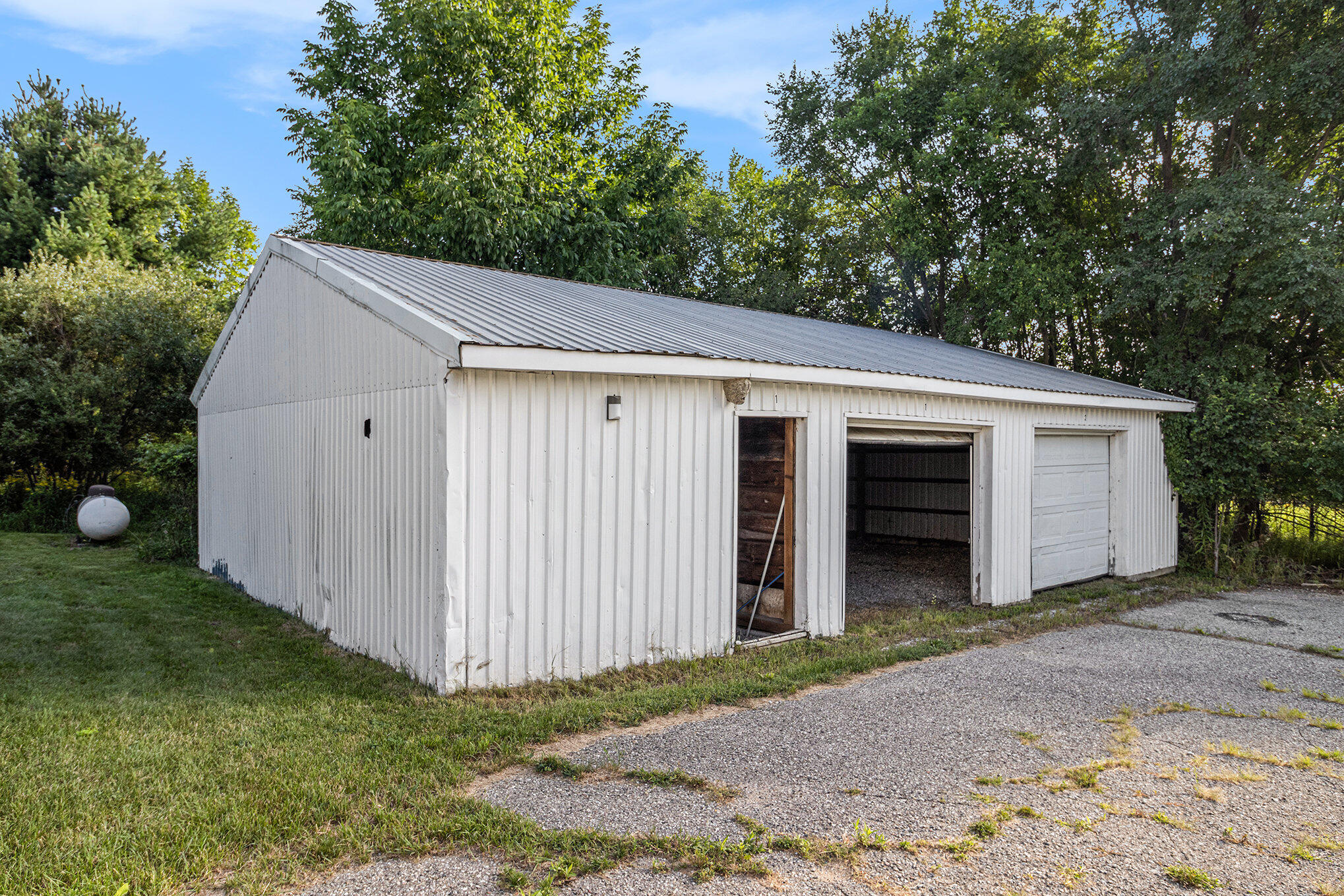 20916 12 Mile Road Property Photo 10