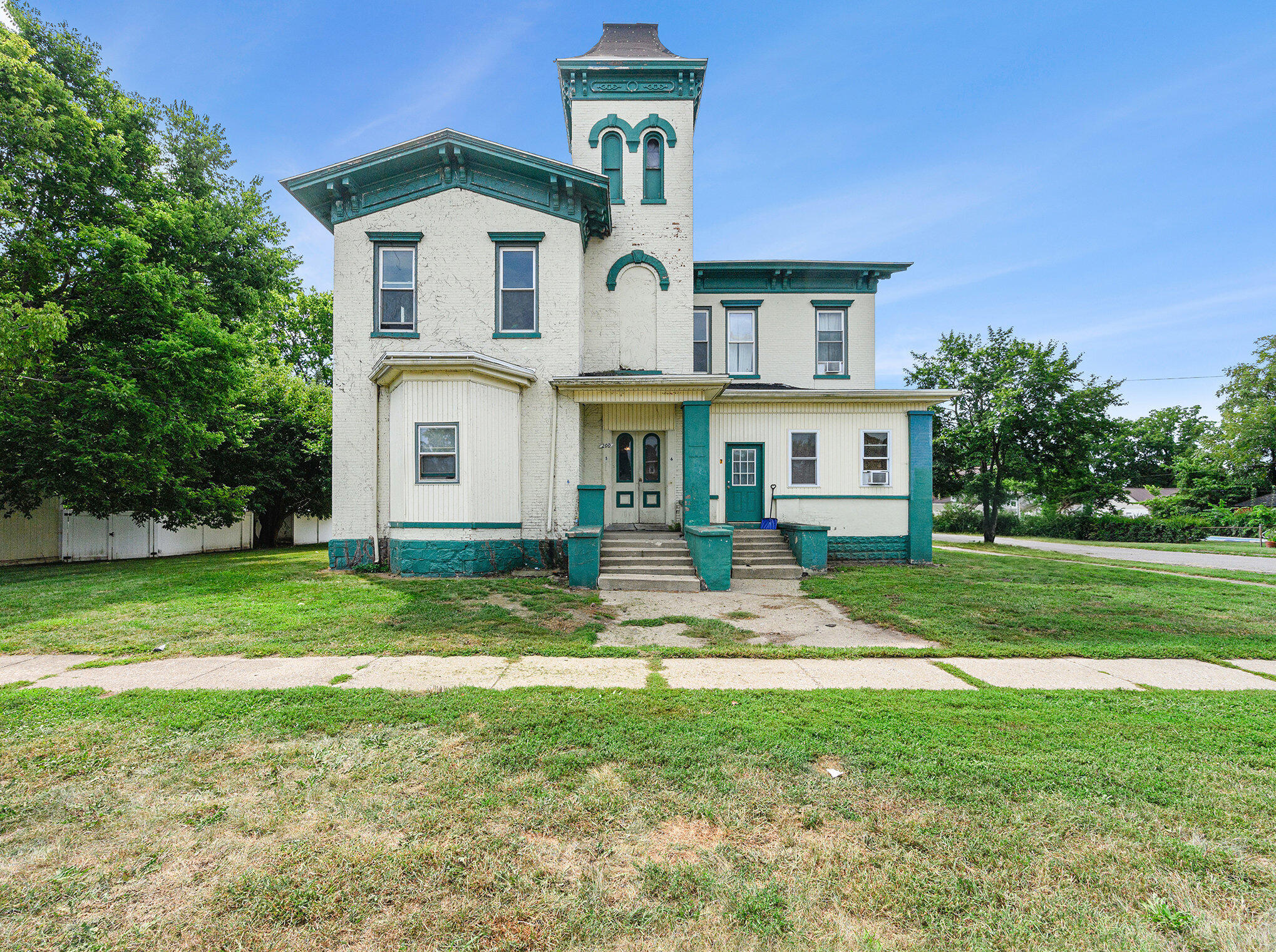 200 E Chicago Road Property Photo 1