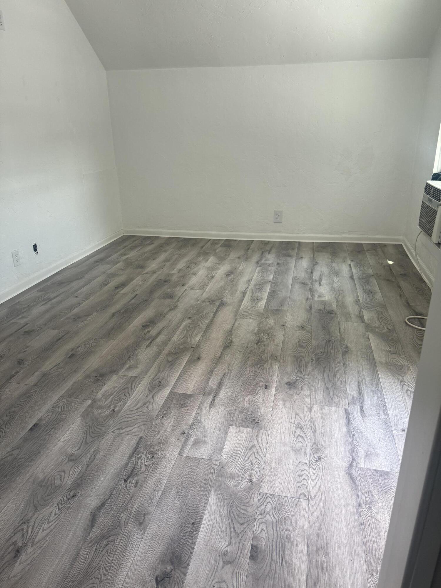 113 Julian Street Property Photo 4