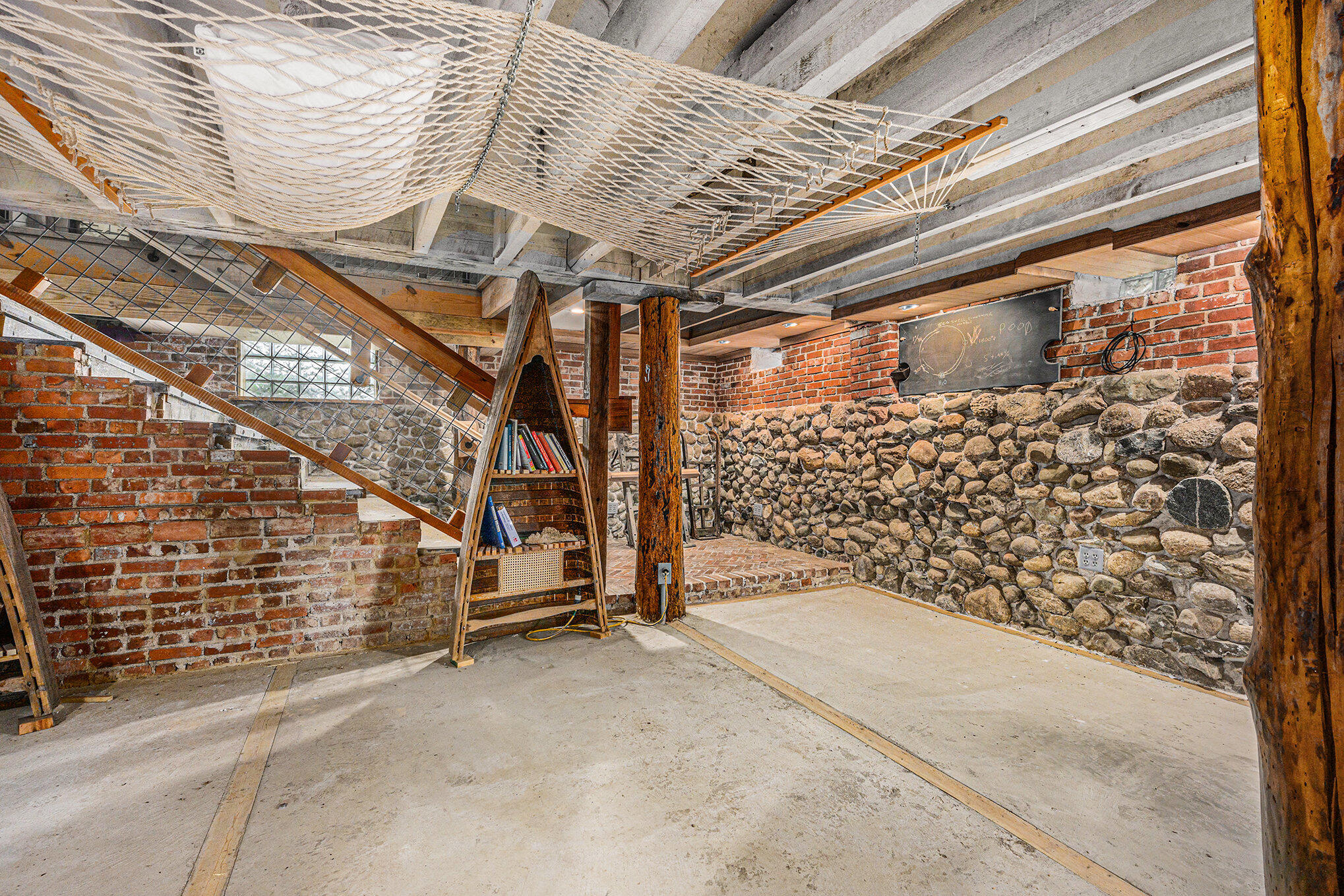 721 E Bridge Street Property Photo 9