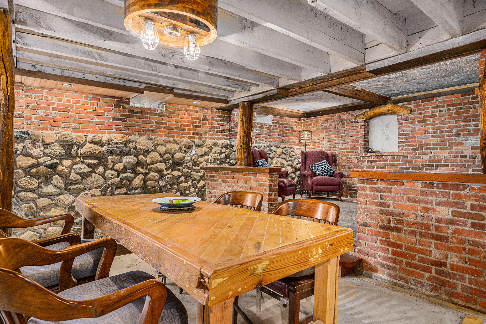 721 E Bridge Street Property Photo 10