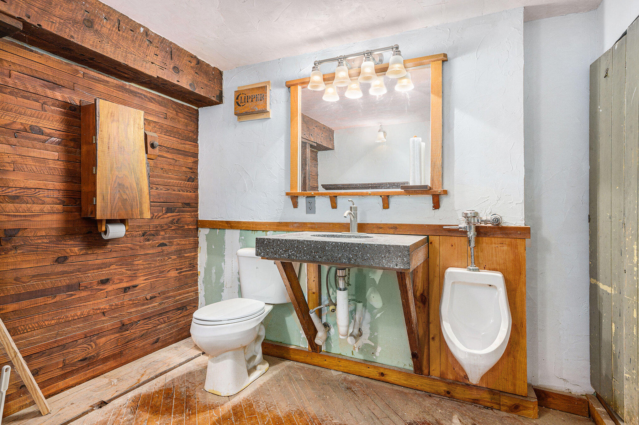 721 E Bridge Street Property Photo 14