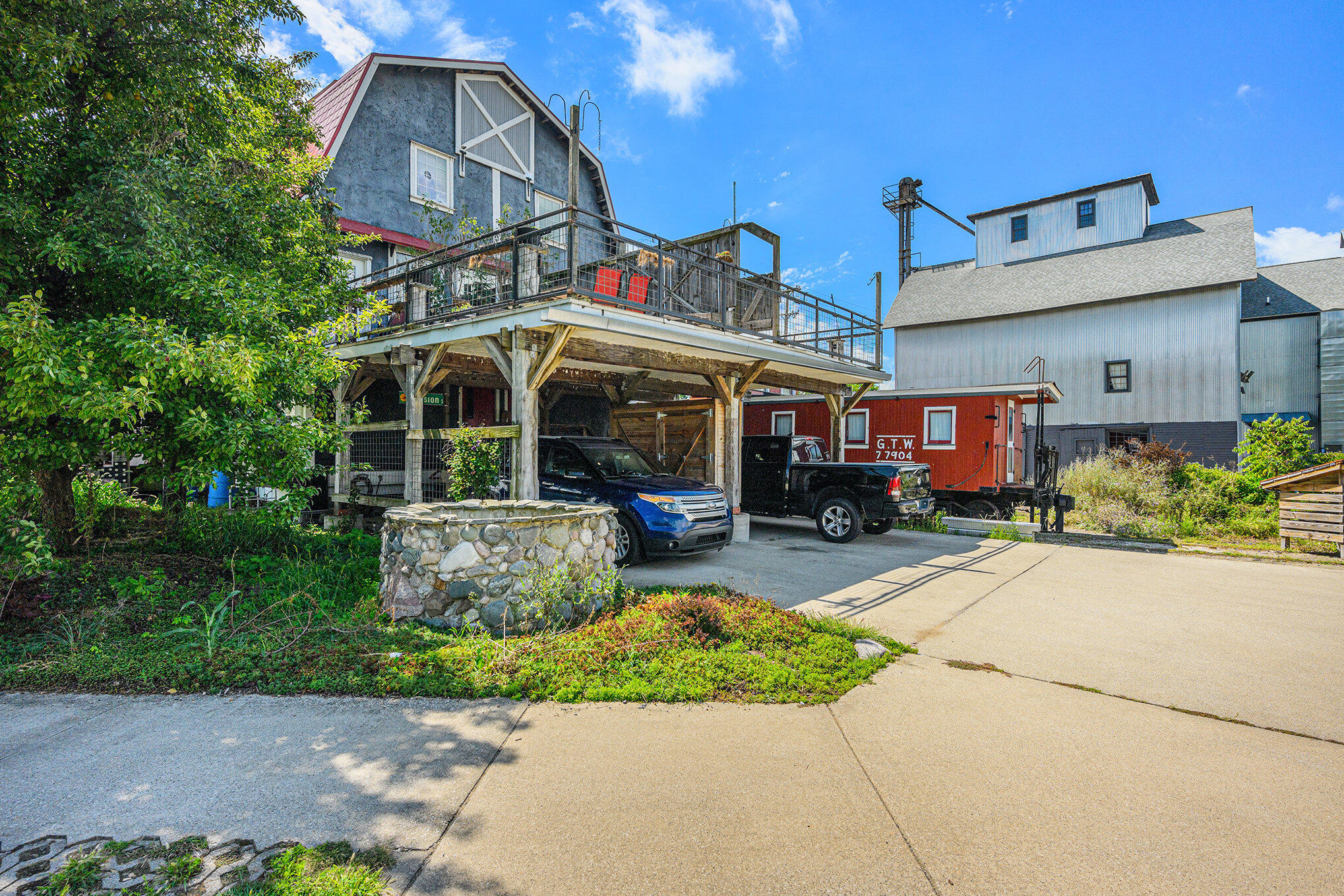 721 E Bridge Street Property Photo 21