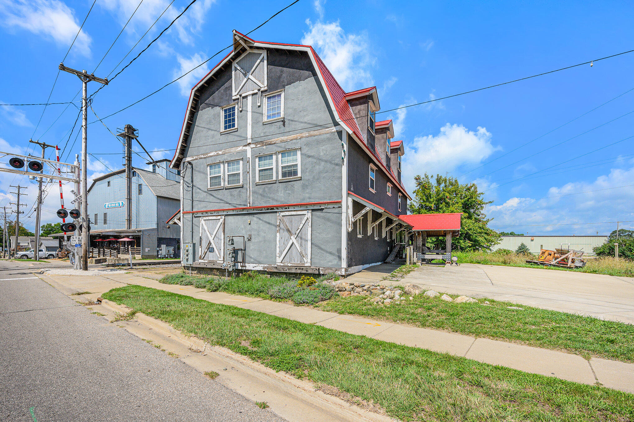 721 E Bridge Street Property Photo 22